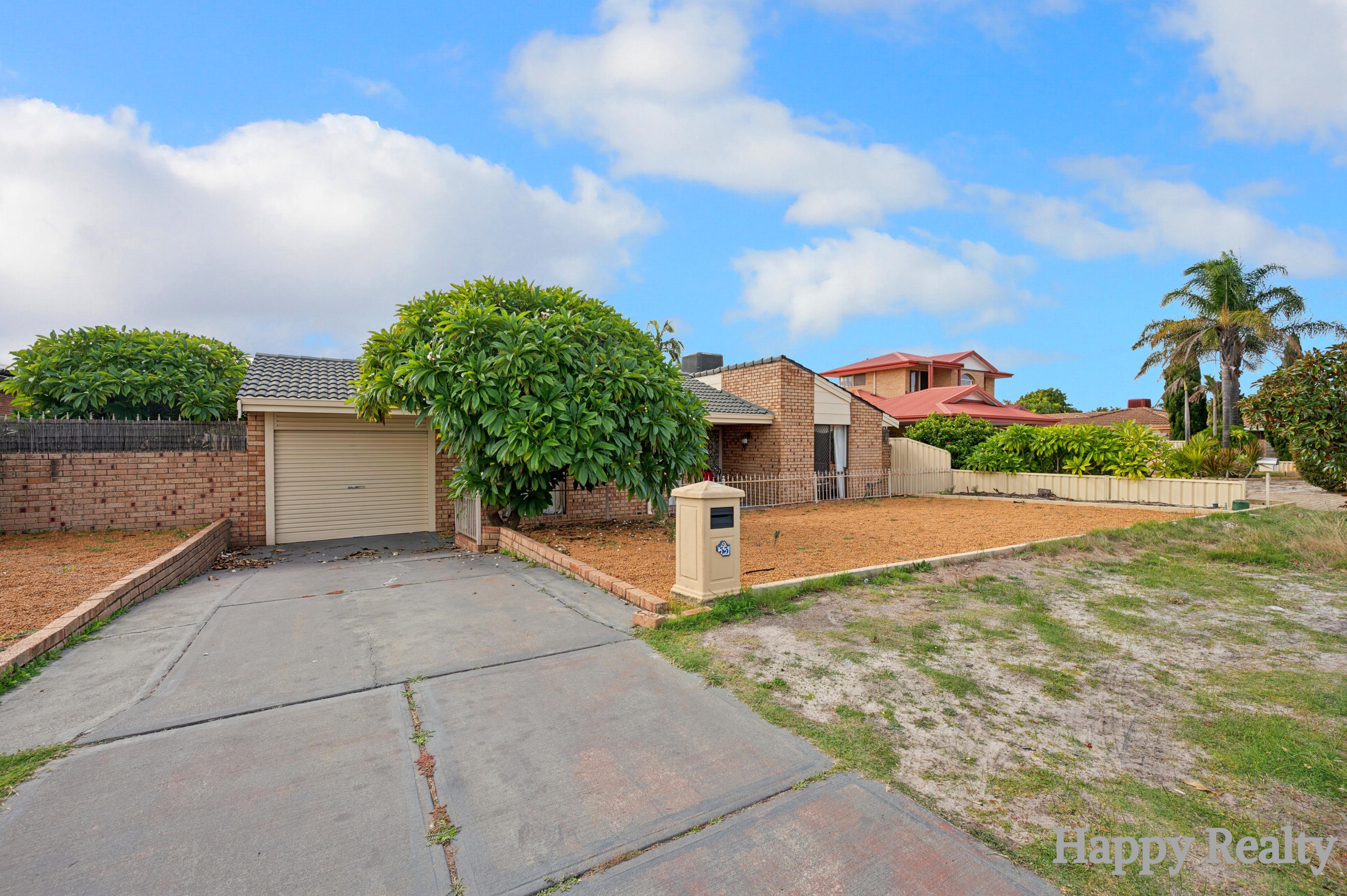 33 Forest Lakes Drive, Thornlie, WA 6108 - Image 1
