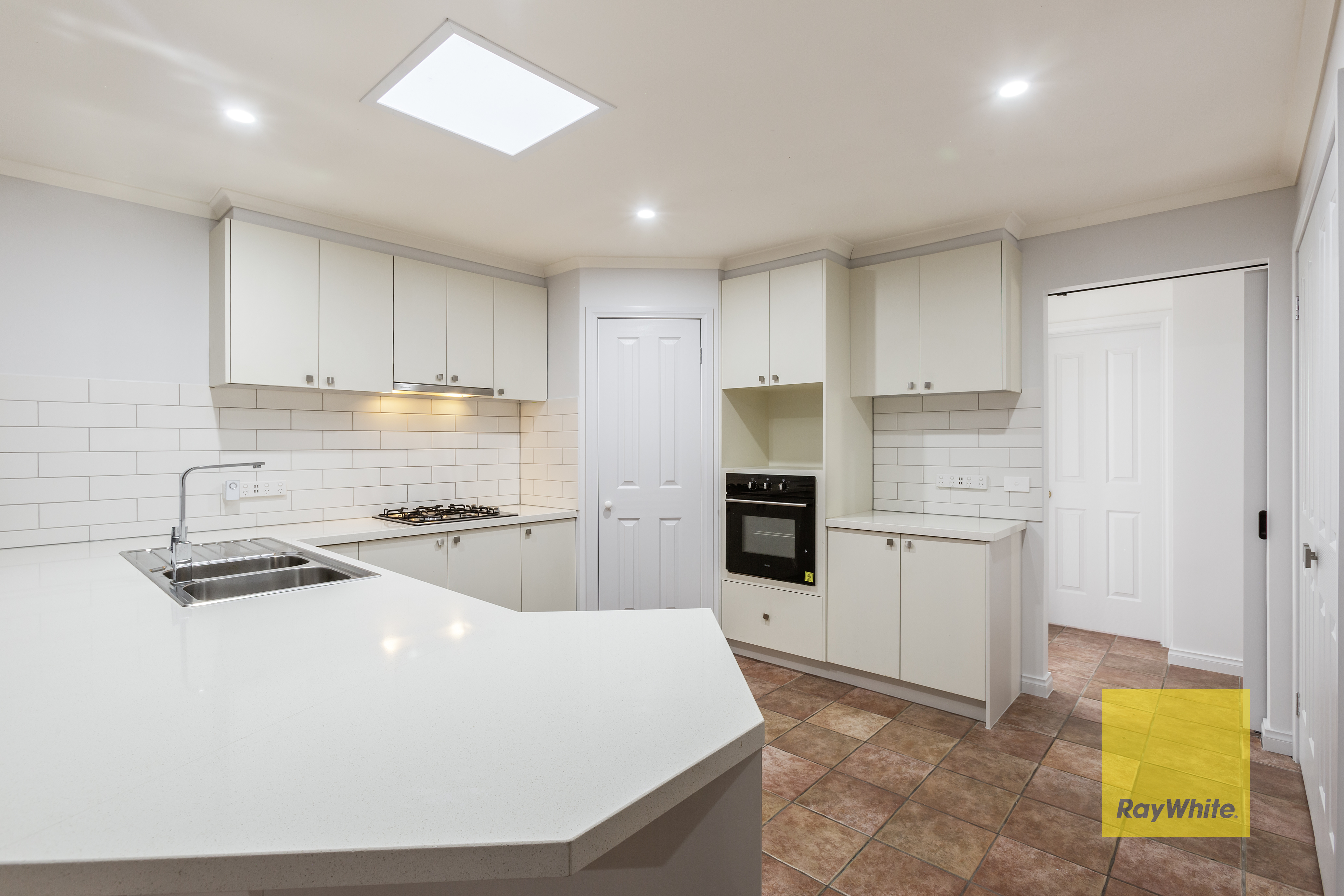 8 Smith Street, Grovedale, VIC 3216 - Image 3