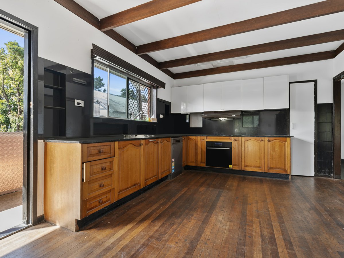 7-bedroom house at 10 Mayers Street, Manunda, QLD 4870, Cairns, Queensland