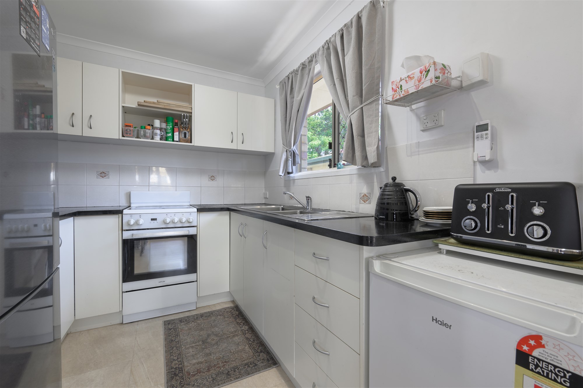 9 SHORT STREET, South Gladstone QLD 4680 - Image 2