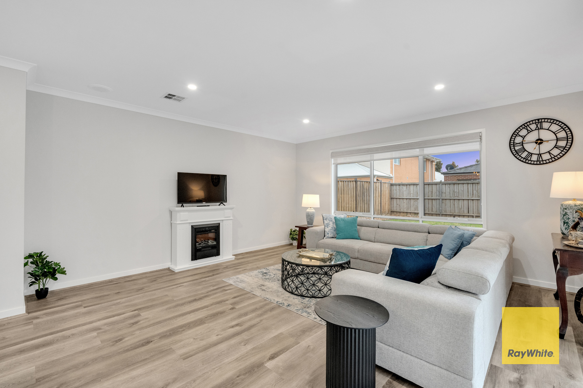 21 Semblance Drive, Tarneit, VIC 3029 - Image 10