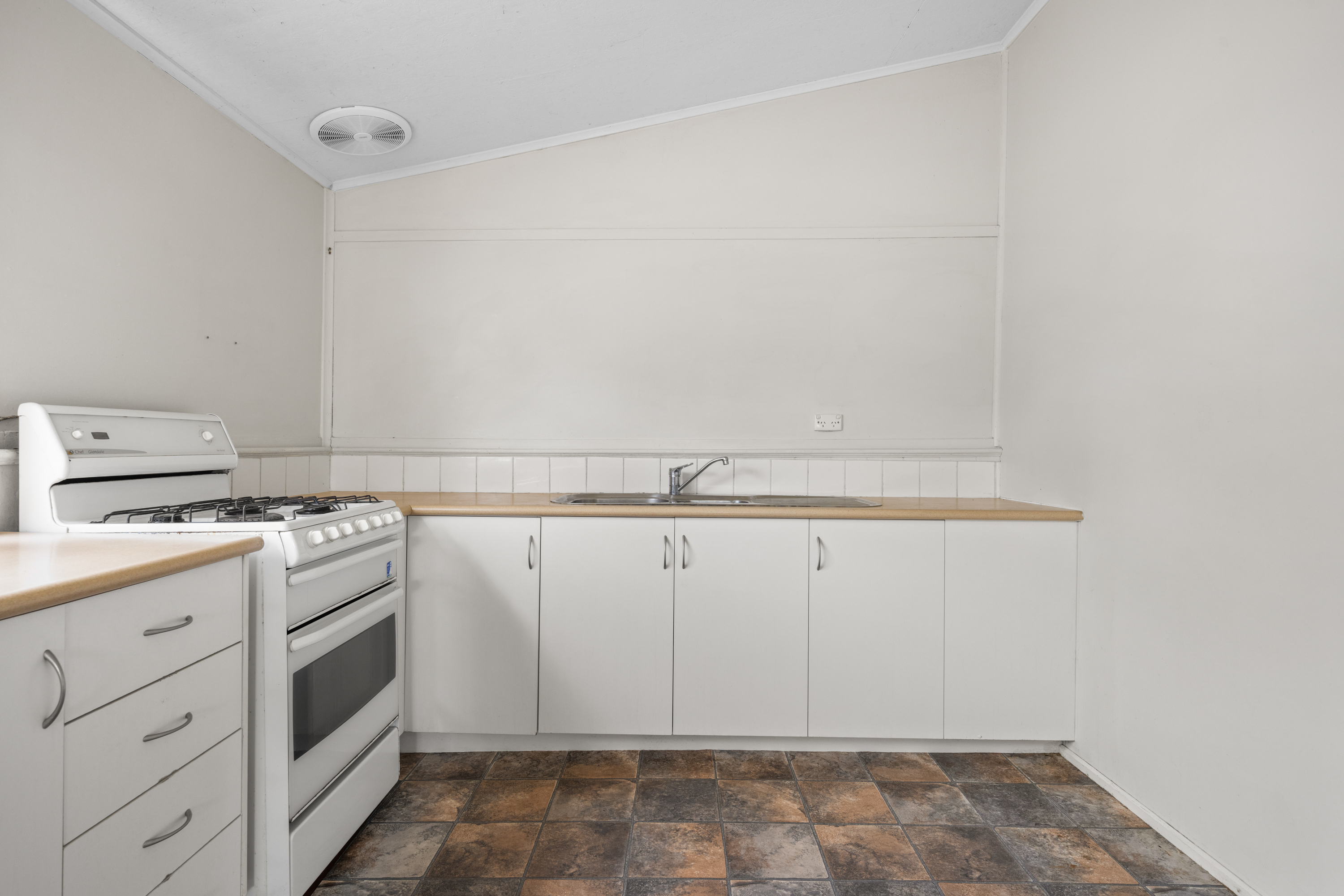 9 BAKER STREET, Wurruk VIC 3850 - Image 5