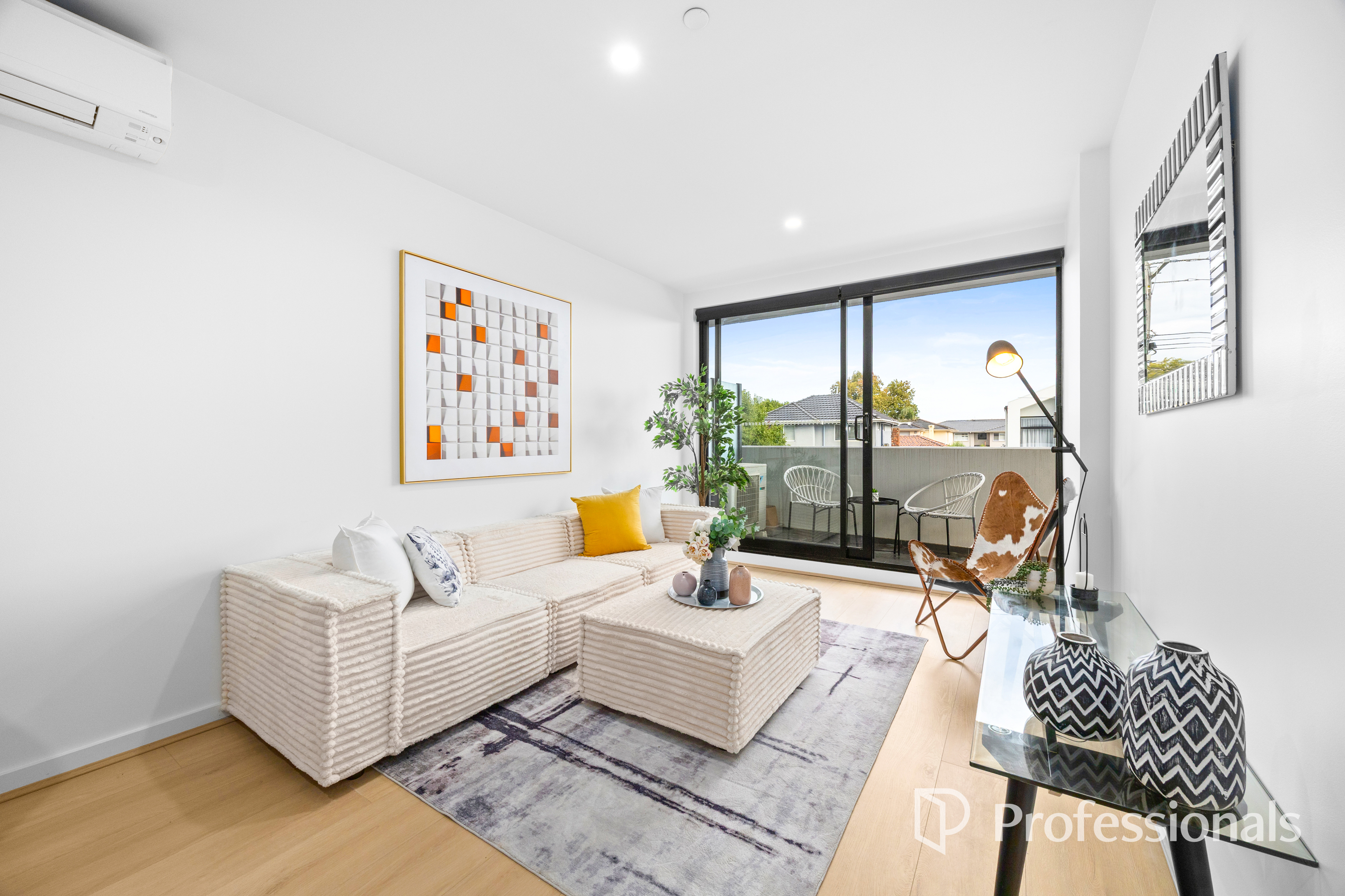 FLAT 102 665 CENTRE ROAD, BENTLEIGH EAST VIC 3165 - Image 2
