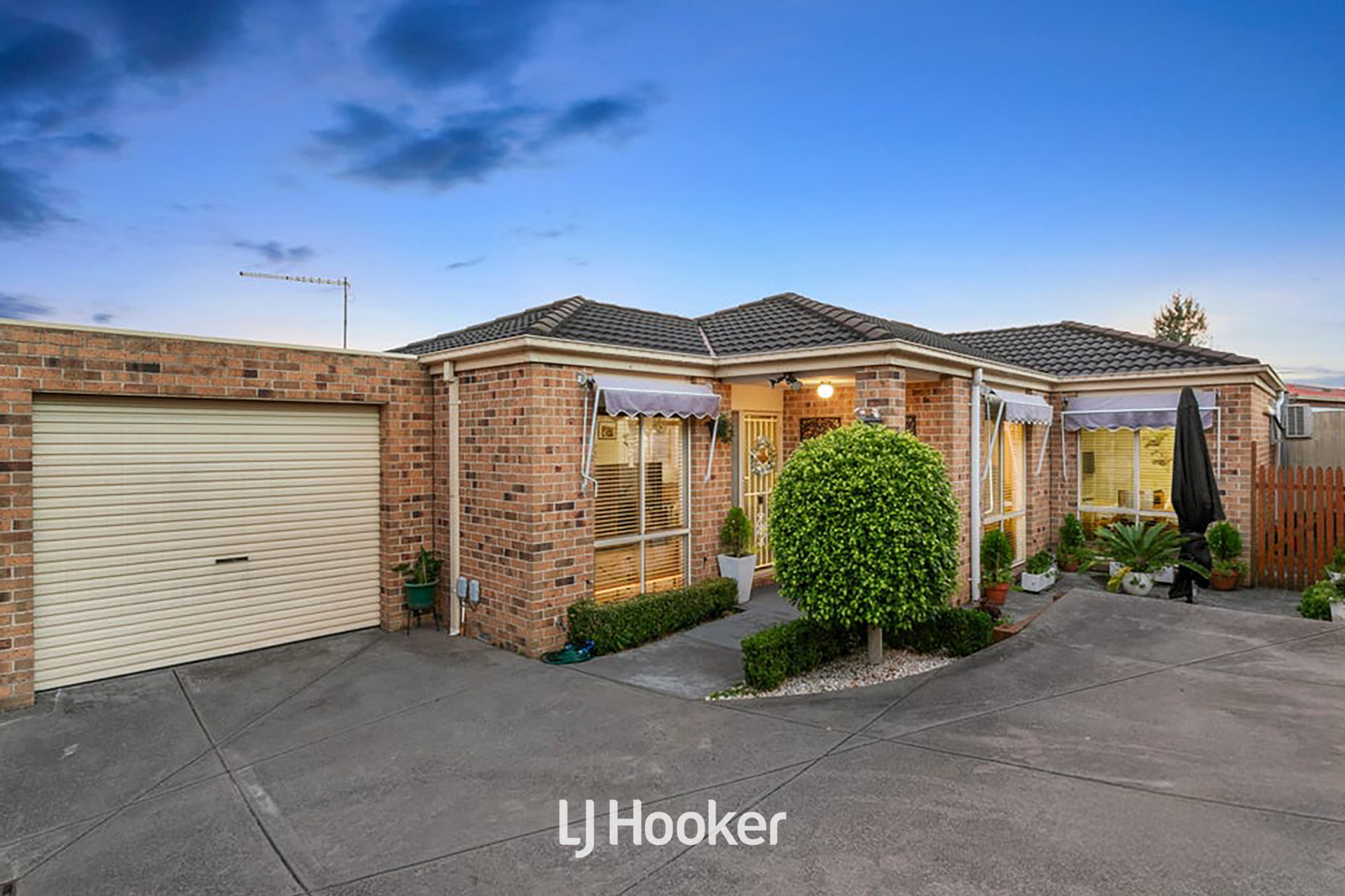 215 Power Road, Endeavour Hills, VIC 3802 - Image 2