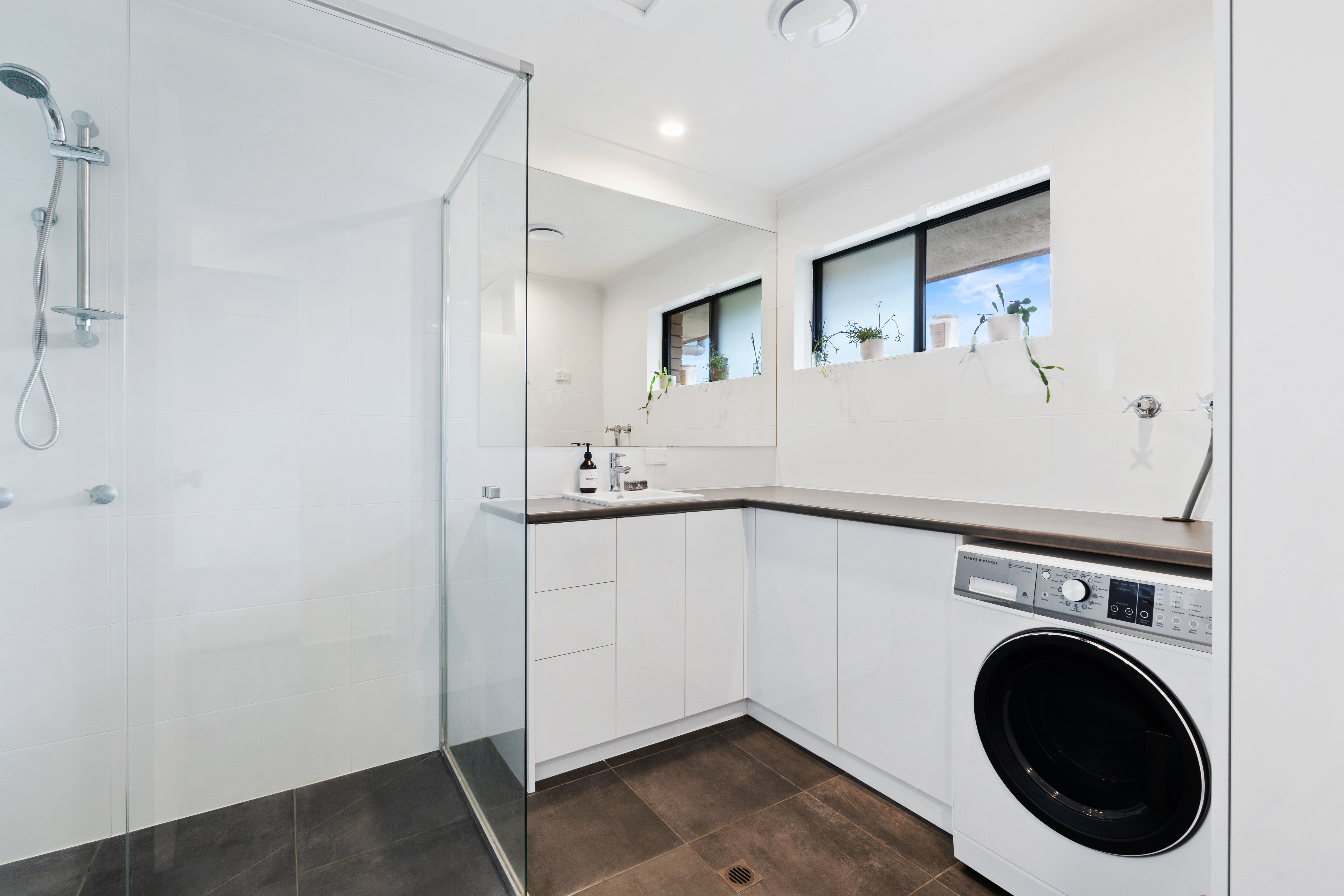 2-bedroom unit at 4 40 OCEANIC DRIVE, MERMAID WATERS QLD 4218, Gold Coast, Queensland