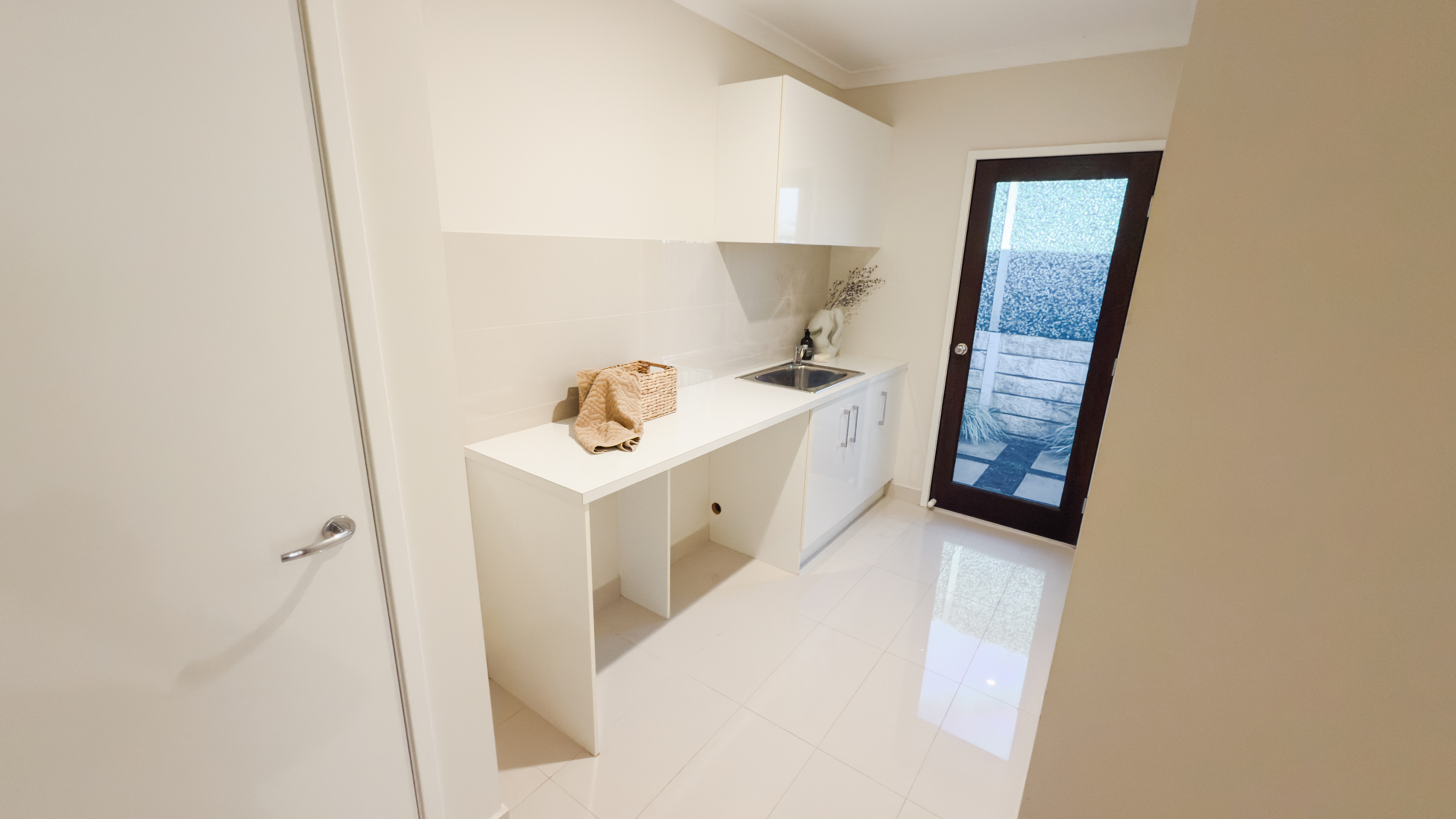 13 Bridgewater Crs, Redland Bay, Qld, 4165 - Image 3