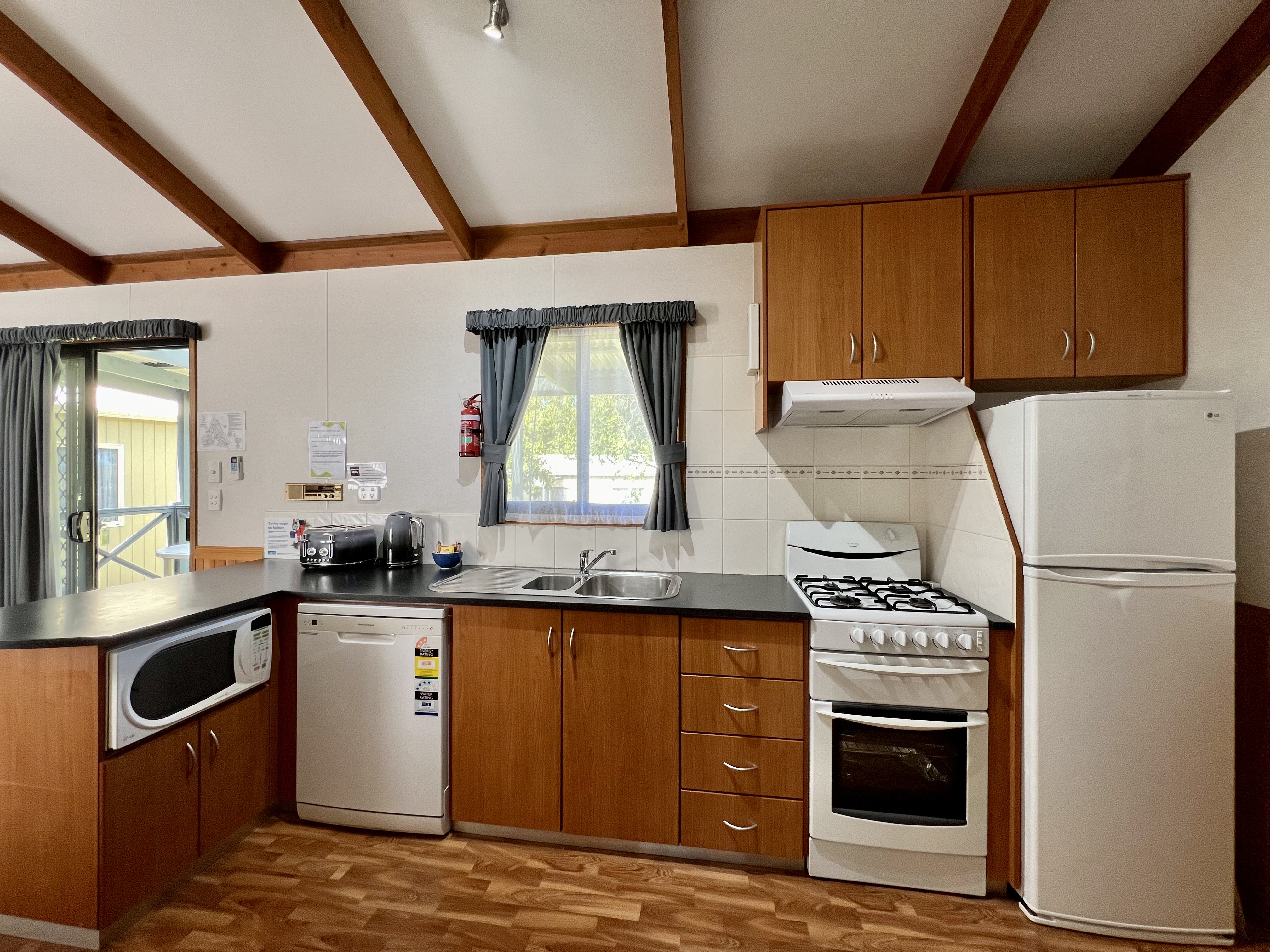 4/1 Mairburn, Metung, Vic, 3904 - Image 4