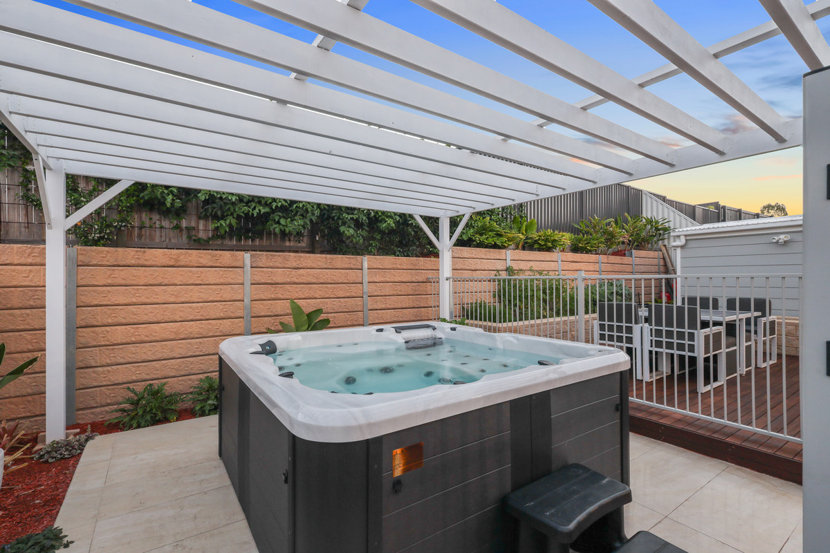 6-bedroom house at 7 Sherrard Street, Burpengary East, QLD 4505, Moreton Bay, Queensland