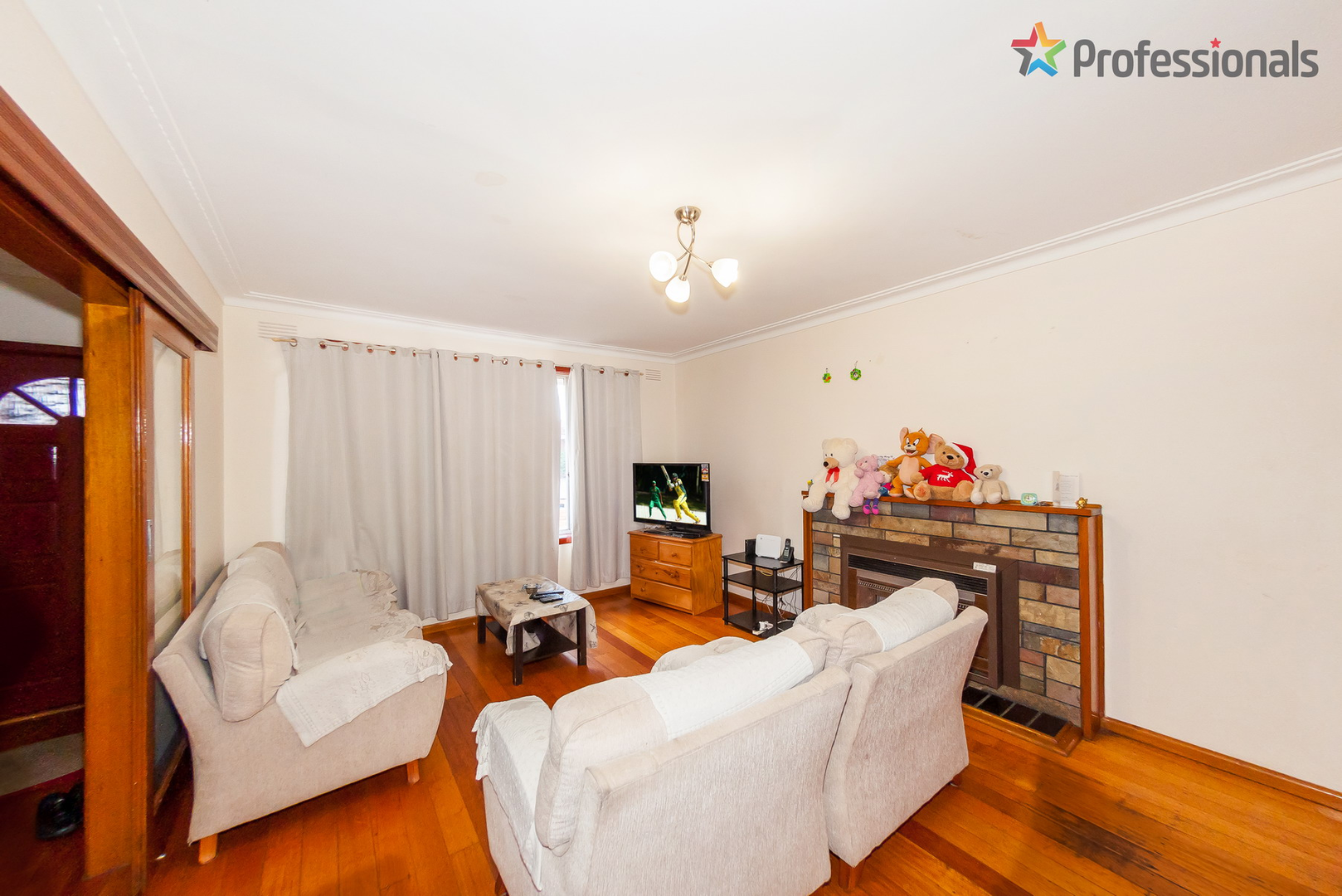 52 Rhodes Street, St Albans, VIC 3021 - Image 2