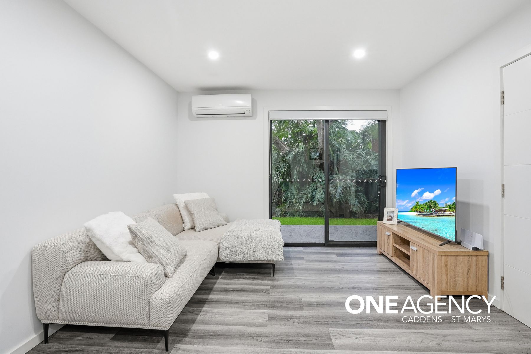 5-bedroom house at 6 Sheba Crescent, South Penrith, NSW 2750, Penrith, New South Wales
