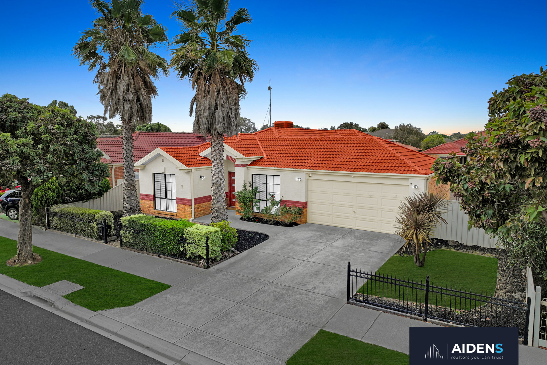 9 WYPERFELD CIRCUIT, Caroline Springs VIC 3023 - Image 1