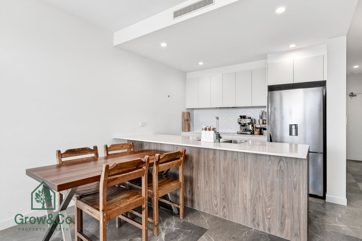 405 8 MERON STREET, SOUTHPORT QLD 4215 - Image 2