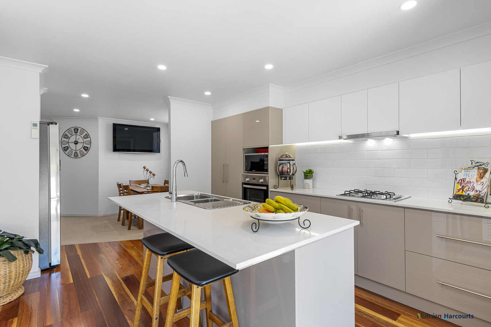 25 FIFTH STREET, Eildon VIC 3713 - Image 2