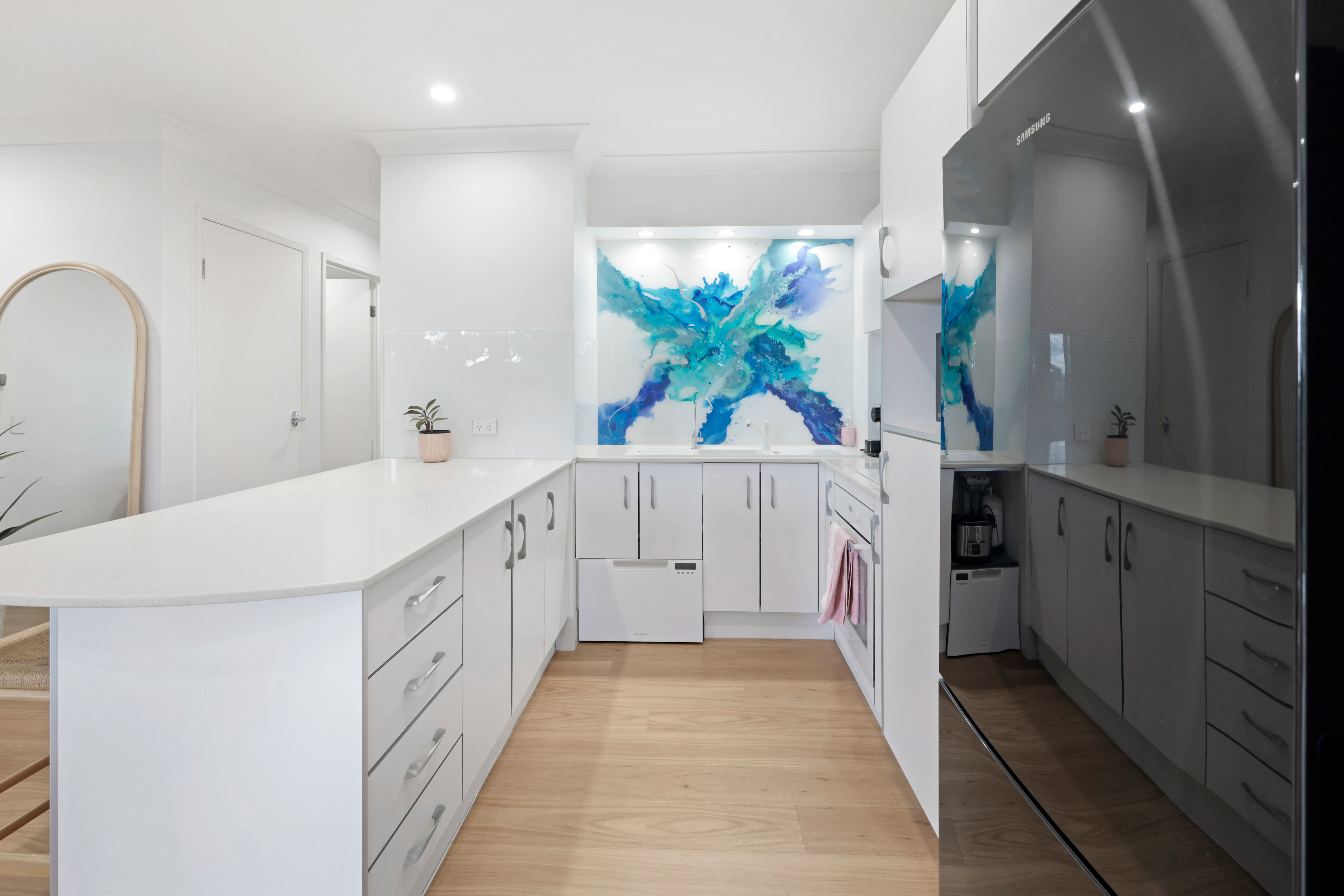 5/20 Oleander Avenue, Biggera Waters, QLD 4216 - Image 9