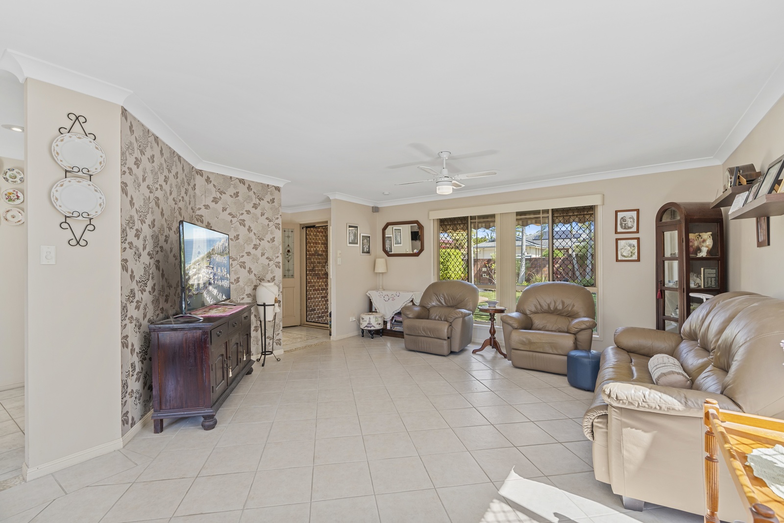 5 OAK HILL CRESCENT, Parkwood QLD 4214 - Image 8