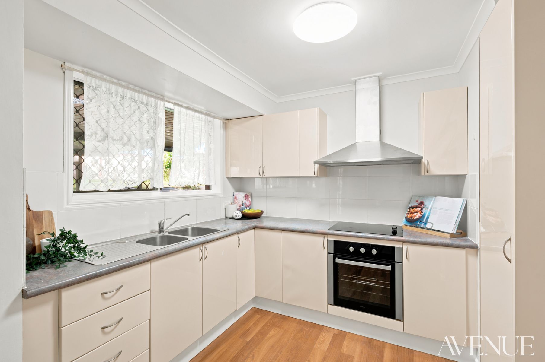 18 Eugene Street, Boronia Heights, QLD 4124 - Image 7