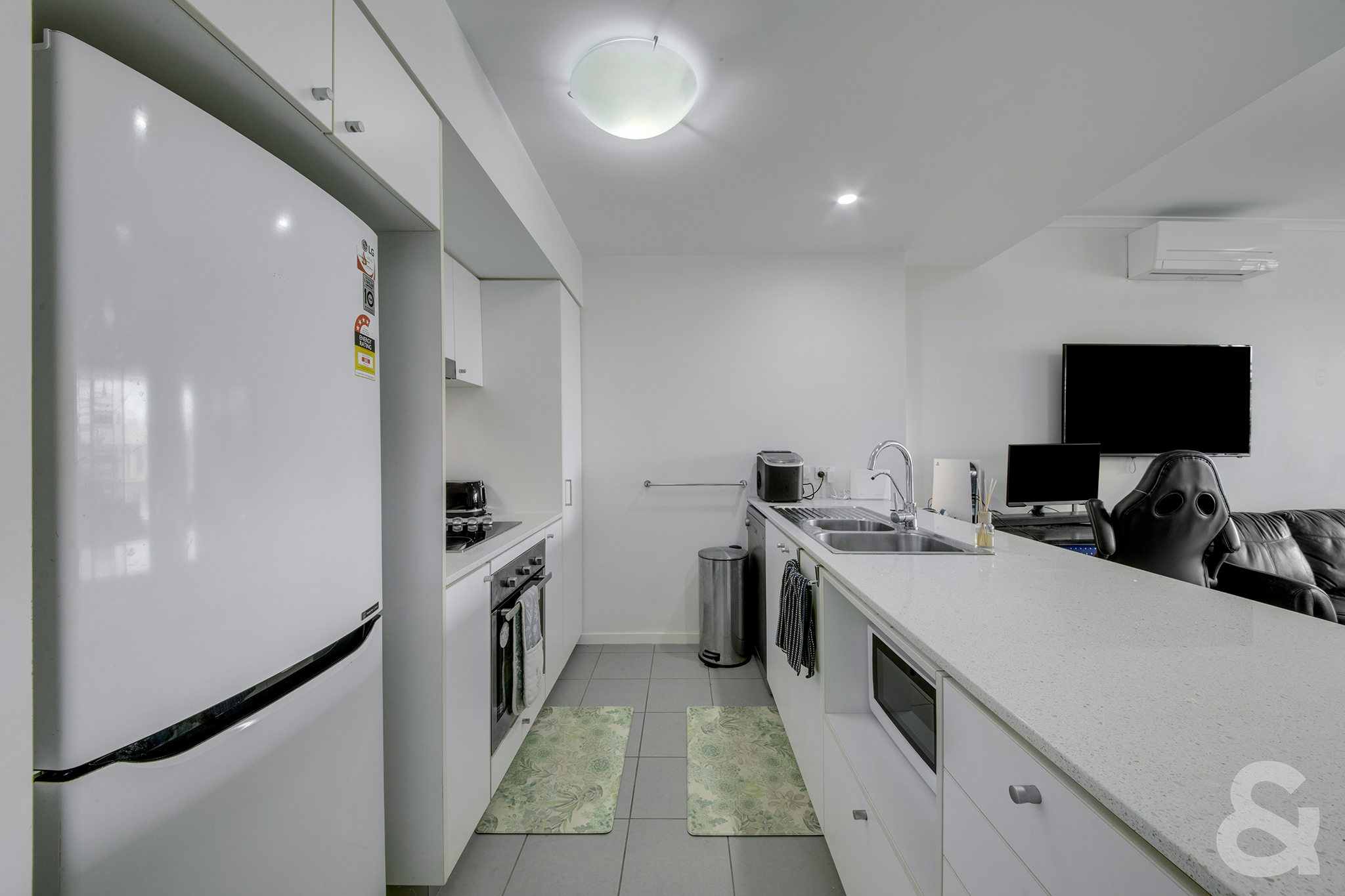 UNIT 245 75 CENTRAL LANE, Gladstone Central QLD 4680 - Image 3