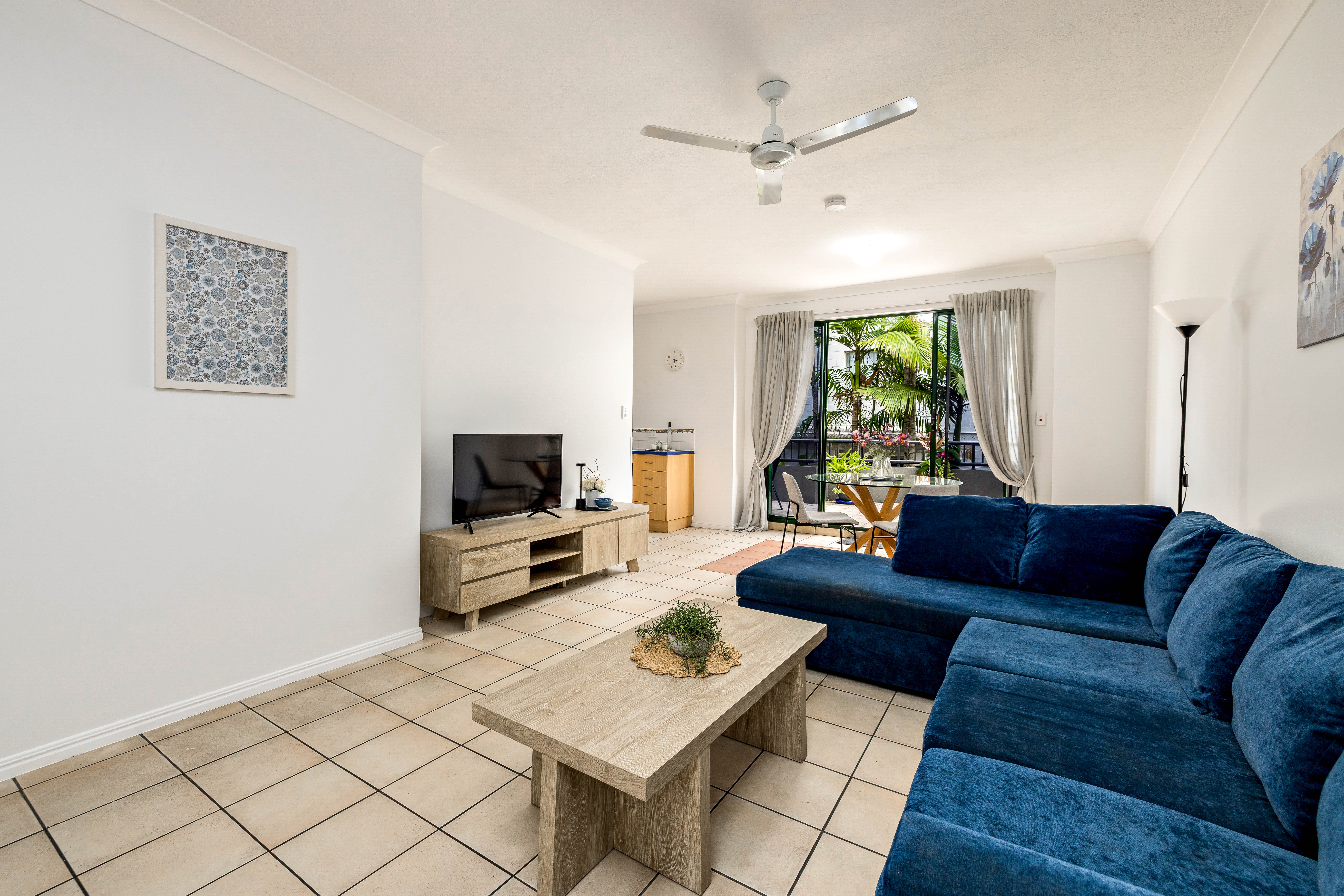 2/186-188 Mcleod Street, Cairns North, QLD 4870 - Image 1