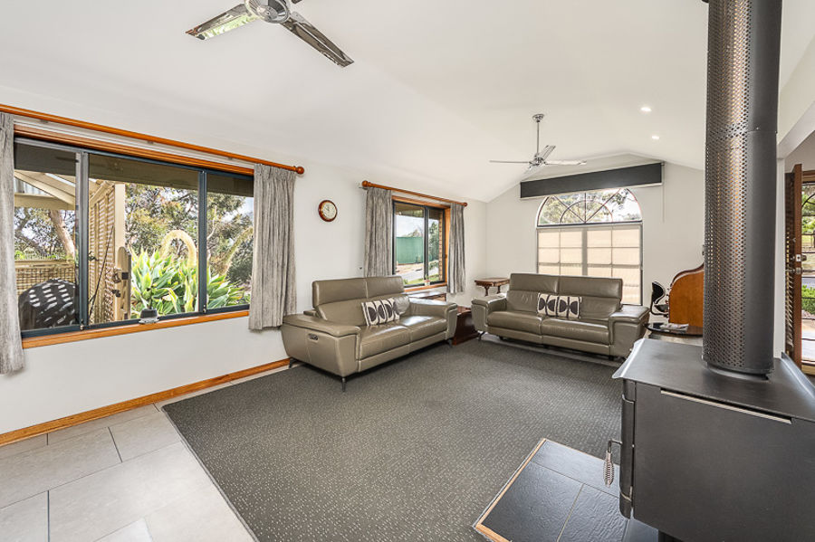 5 Thiele Road, Murray Bridge East, SA 5253 - Image 4
