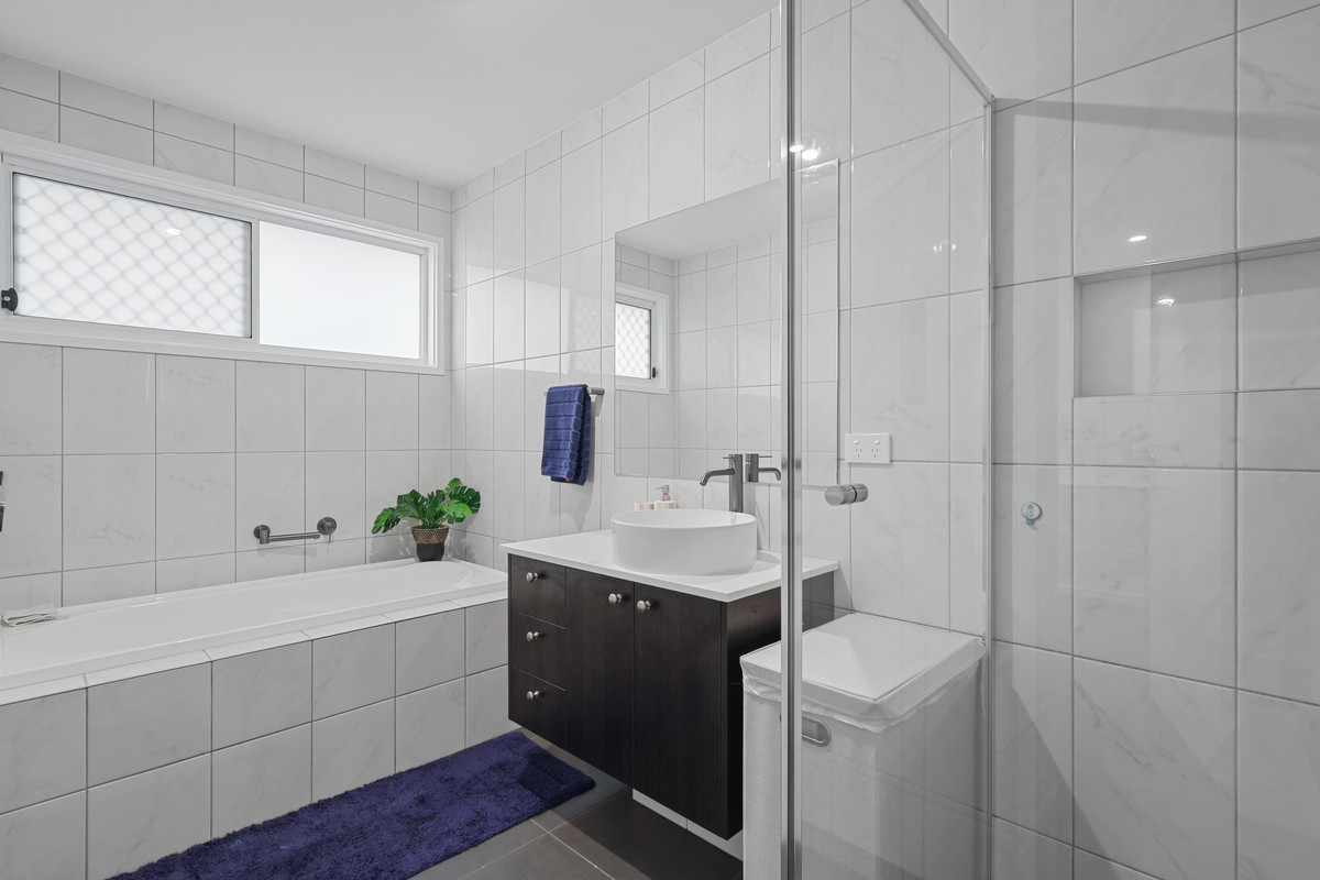 6-bedroom house at 7 Sherrard Street, Burpengary East, QLD 4505, Moreton Bay, Queensland