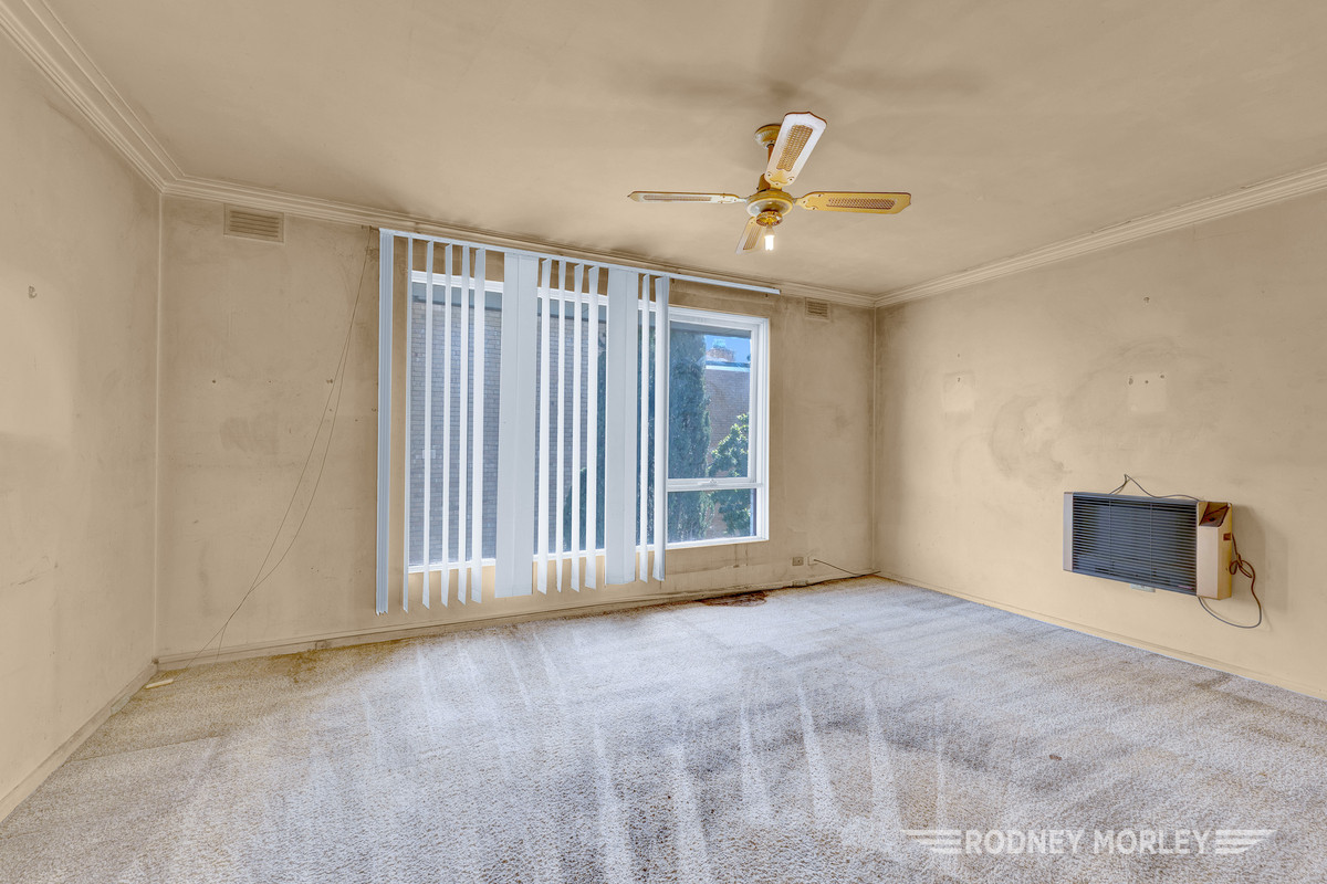 8 52 HOTHAM STREET, ST KILDA EAST VIC 3183 - Image 2