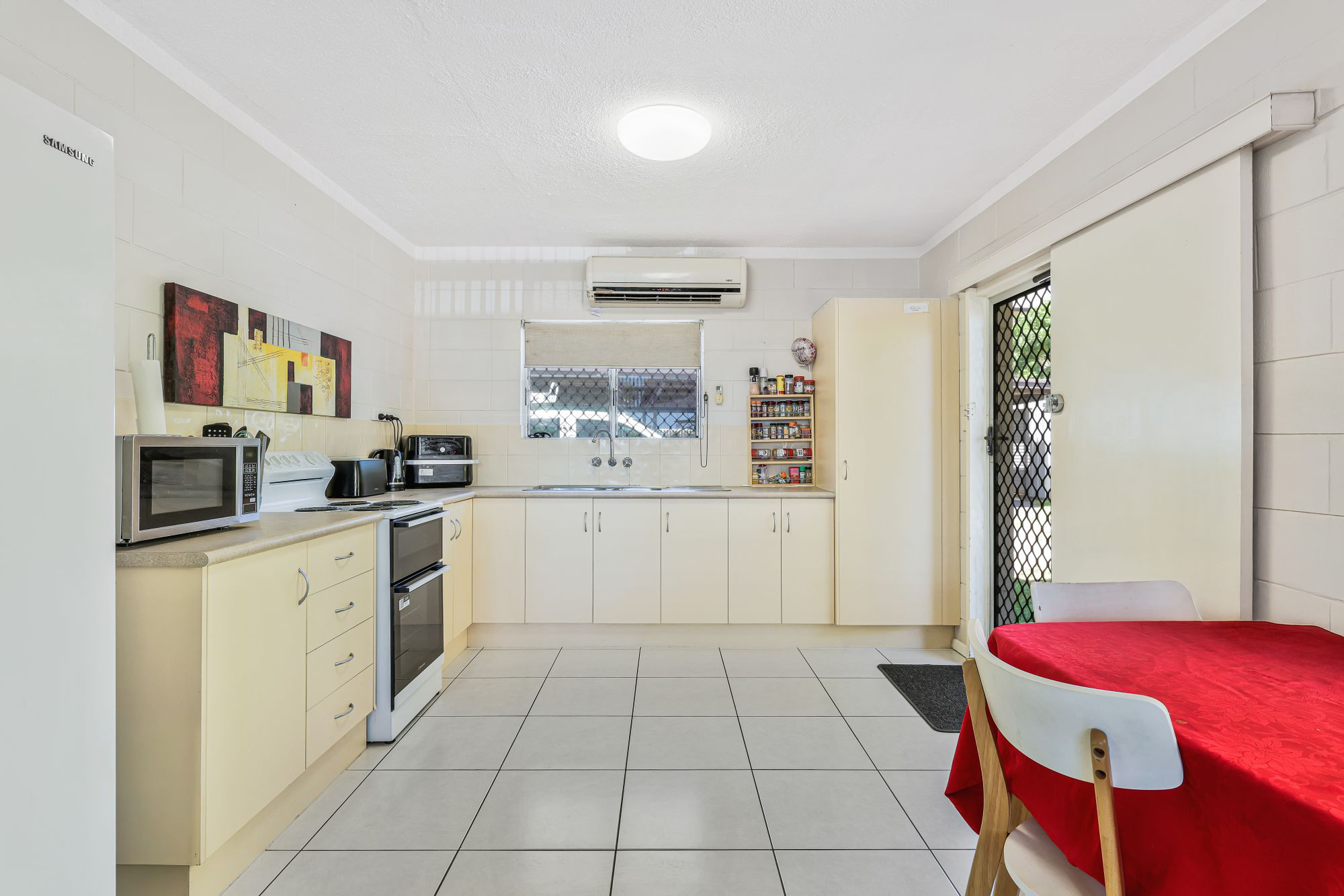 5/281 Lake Street, Cairns North, Qld, 4870 - Image 3