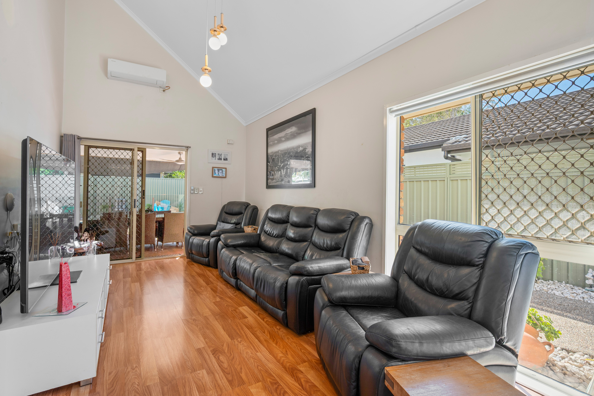38 MORALA AVENUE, Runaway Bay QLD 4216 - Image 6