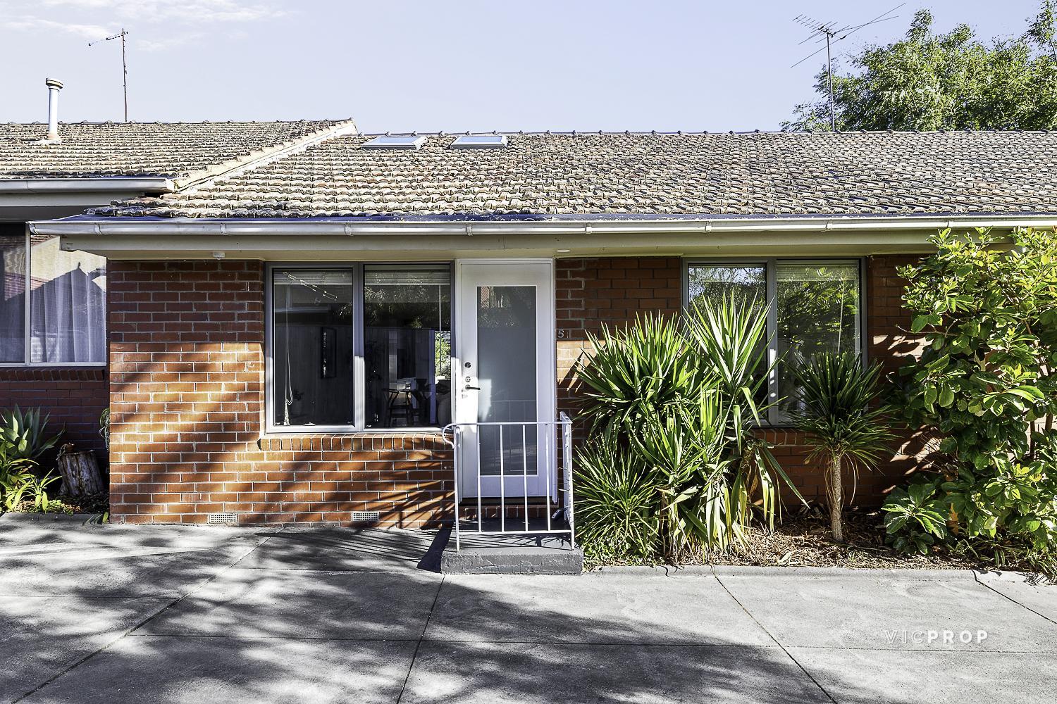 5/14 Athelstane Grove, Ivanhoe, Vic, 3079 - Image 1