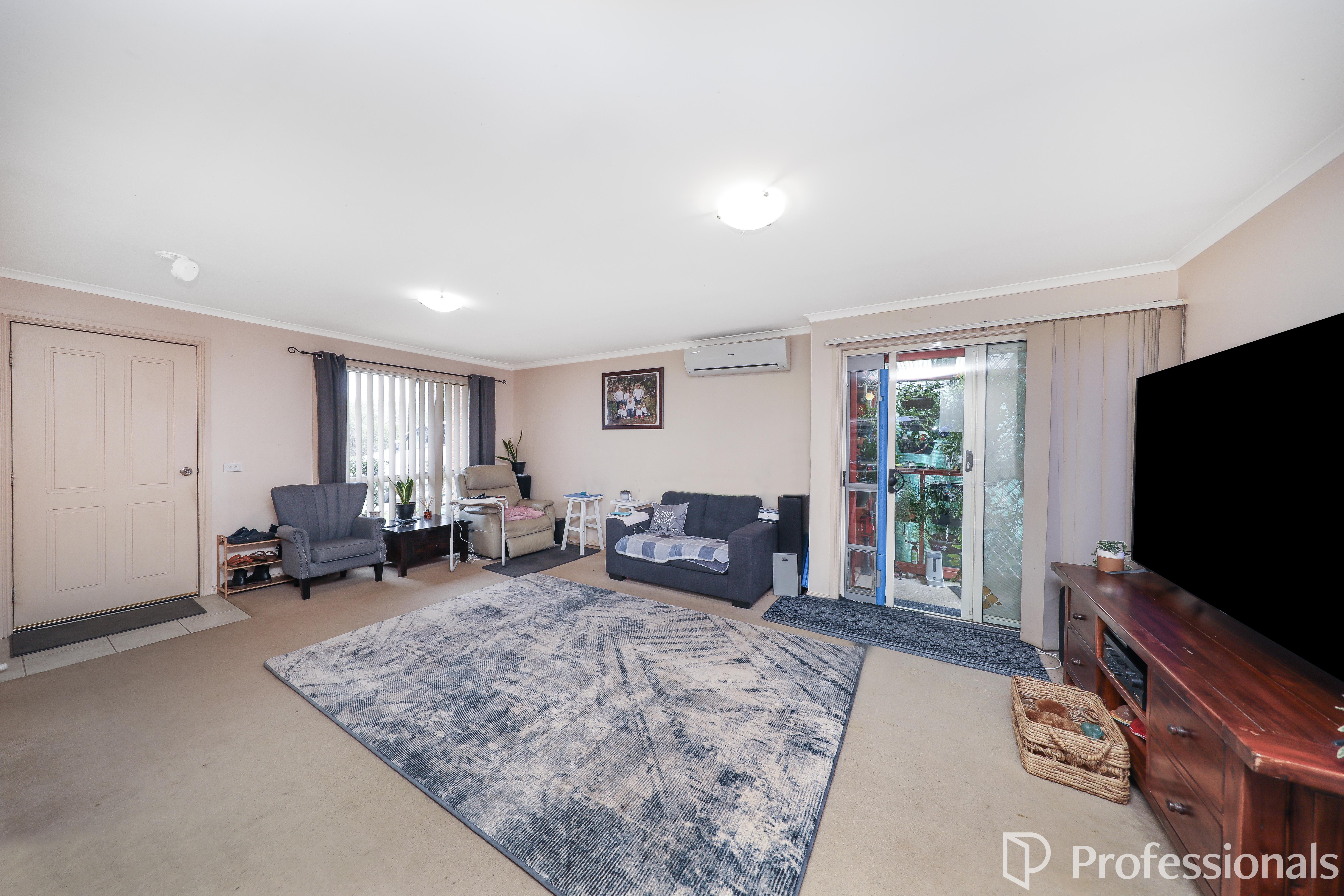 20 PHILLIP STREET, Melton South VIC 3338 - Image 9