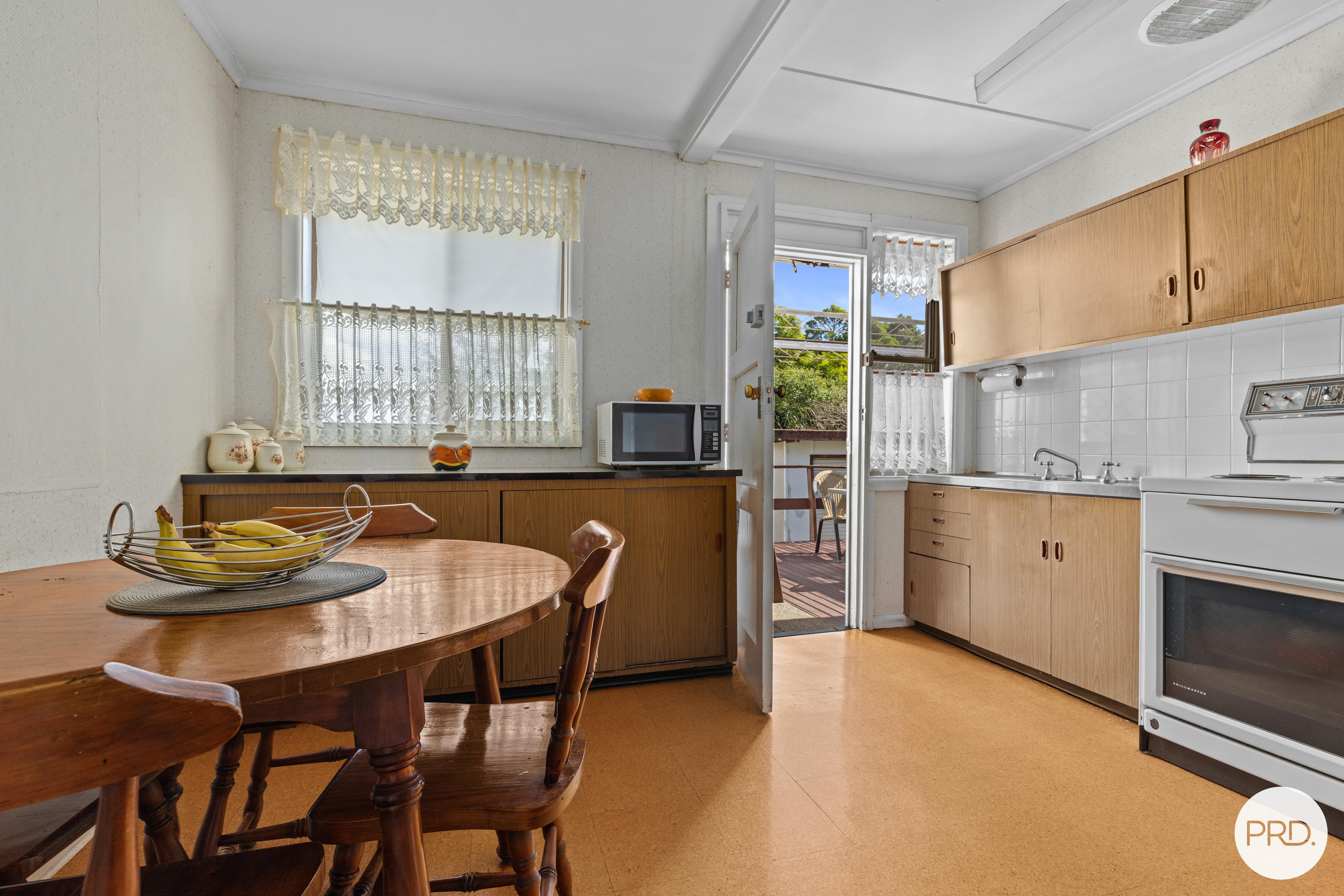 16 SEAFORTH AVENUE, Oatley NSW 2223 - Image 6