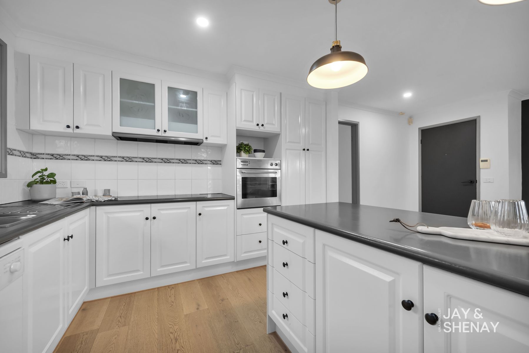 9 Dundee Court, Endeavour Hills, VIC 3802 - Image 4