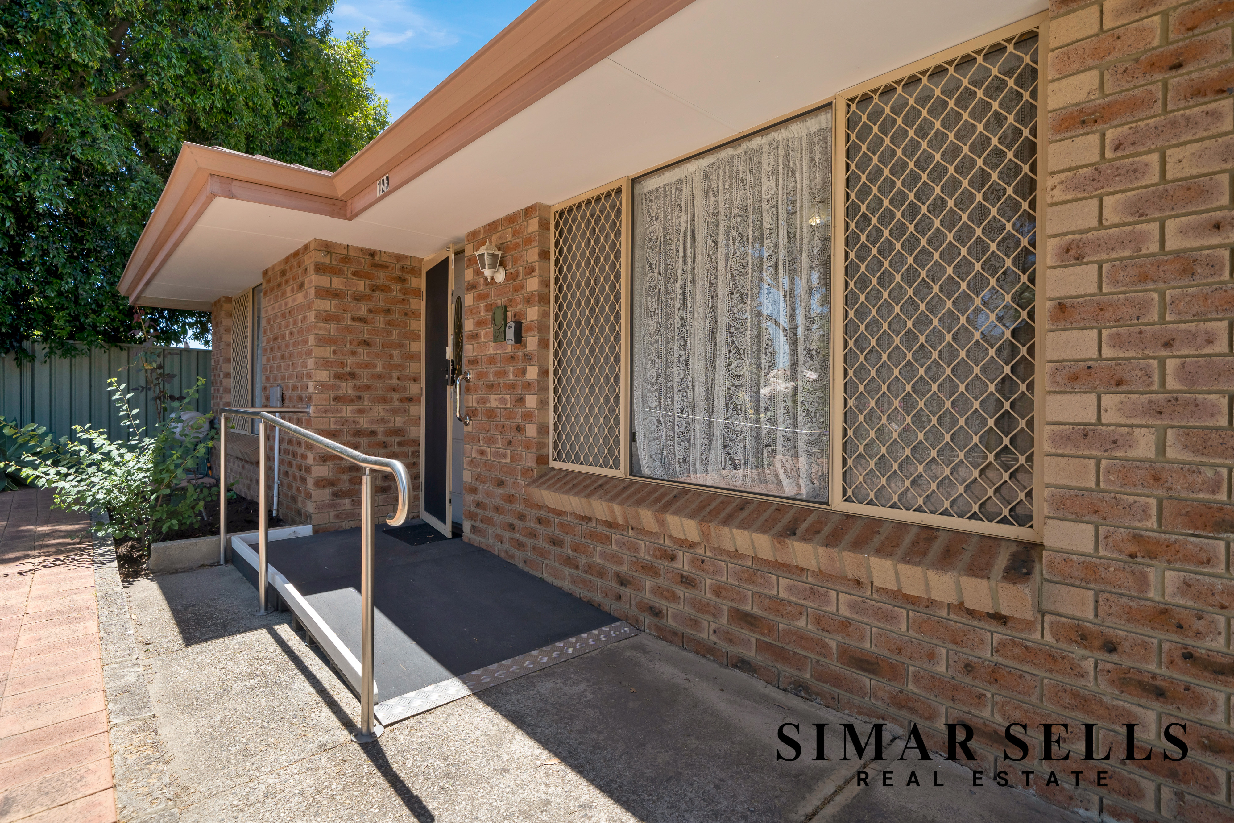 123 BLACKADDER ROAD, Swan View WA 6056 - Image 2