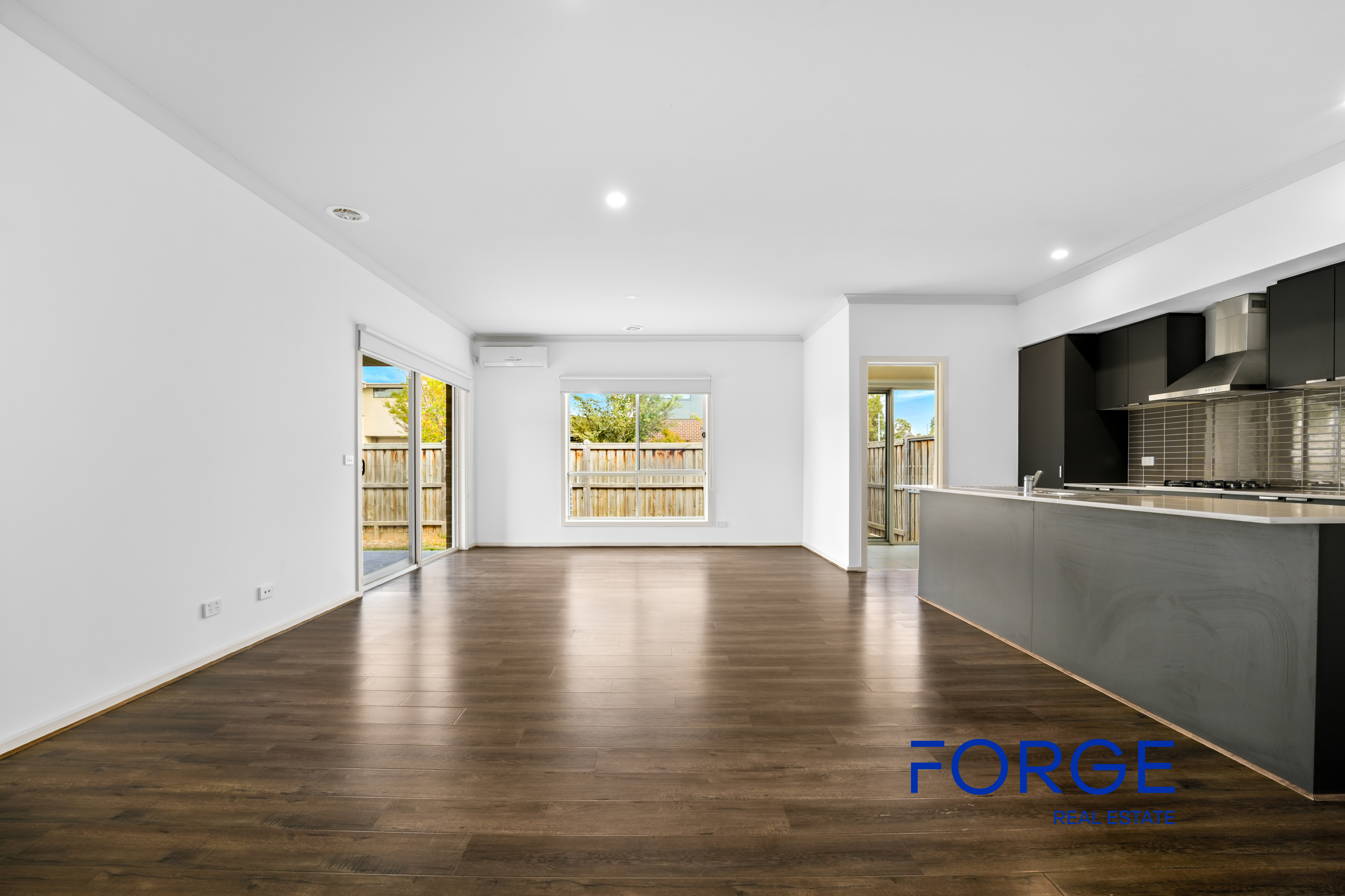 7 MULLOWAY DRIVE, Point Cook VIC 3030 - Image 5