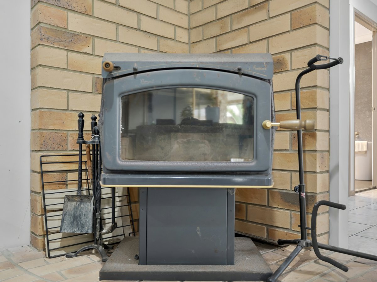 23 CAPSTAN COURT, Banksia Beach QLD 4507 - Image 2