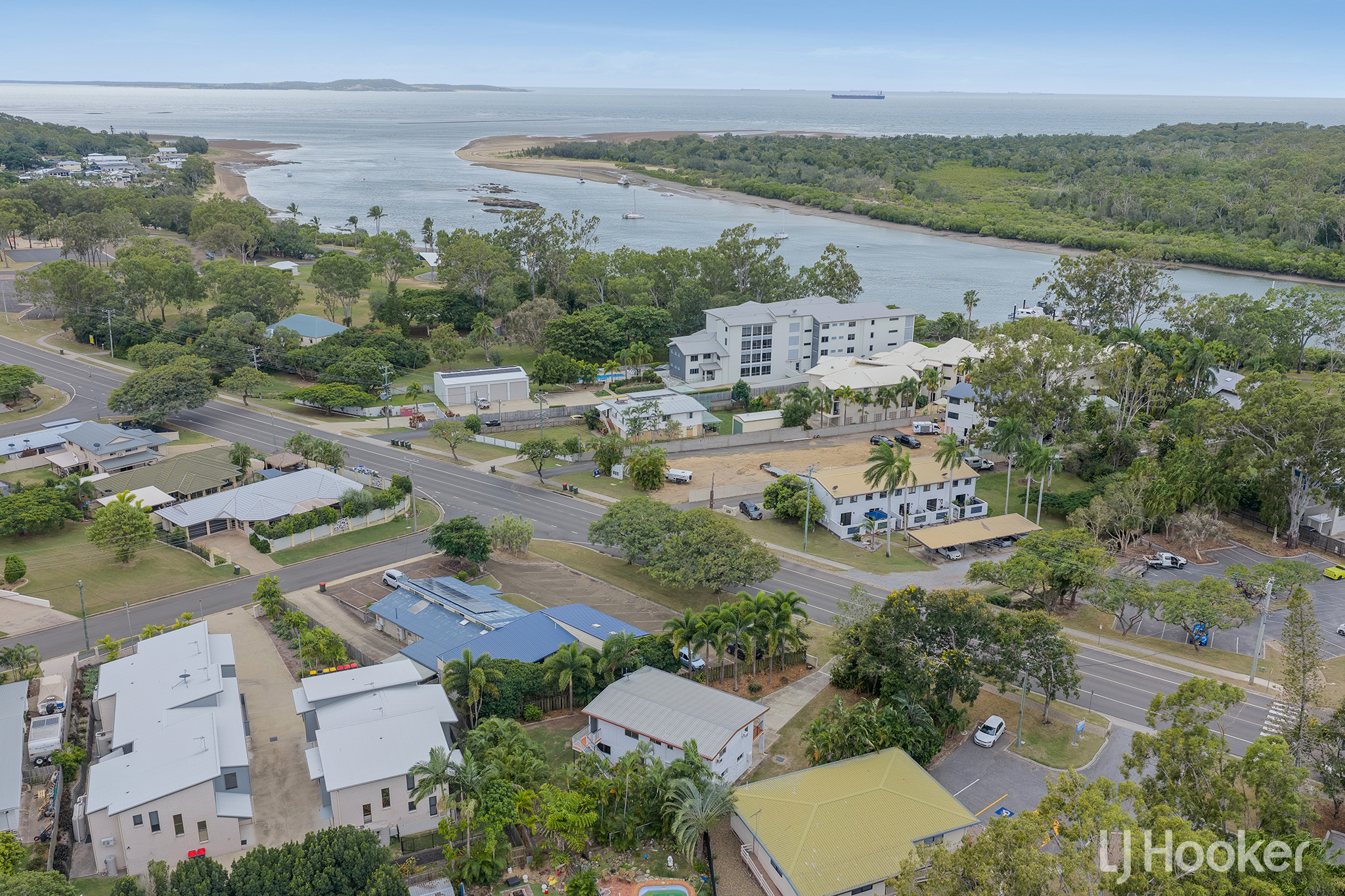 1 WYNDHAM AVENUE, Boyne Island QLD 4680 - Image 3