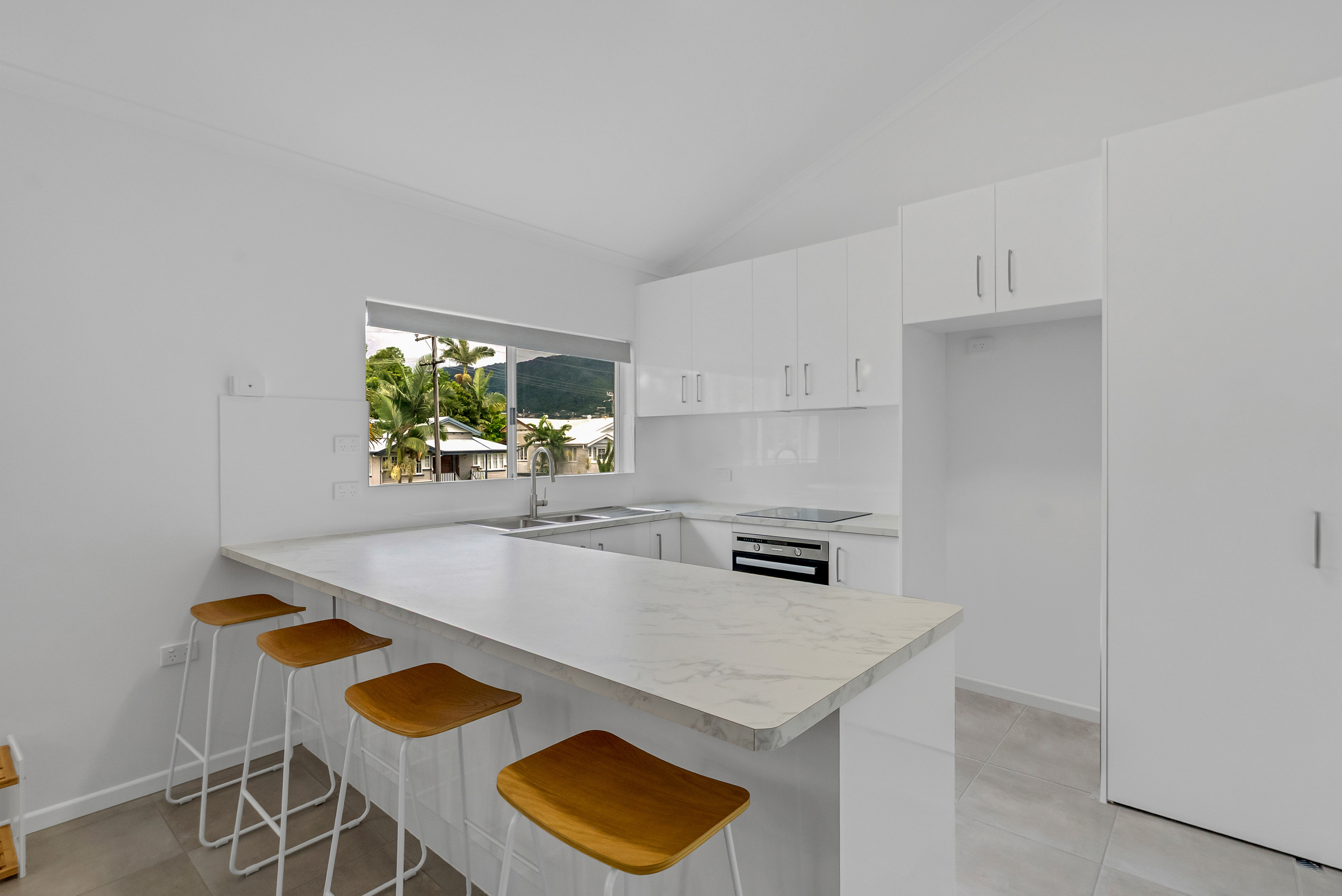 4/18-20 Rose Street, Westcourt, QLD 4870 - Image 5