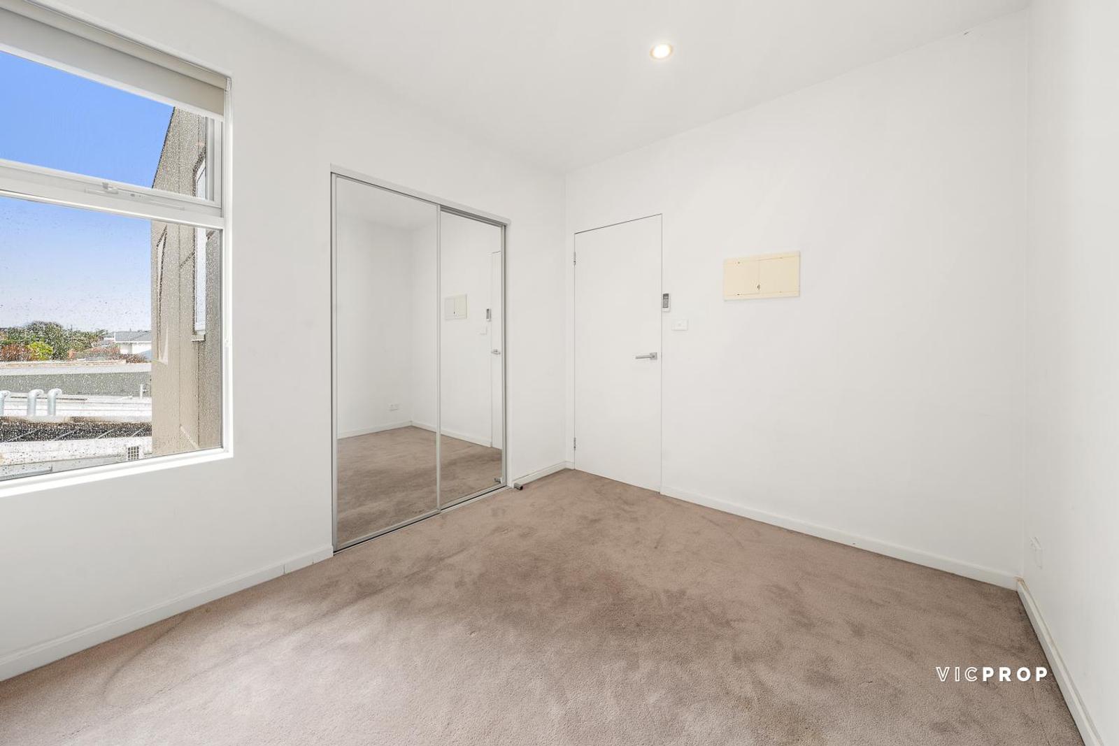 2/28 Millers Road, Brooklyn, VIC 3012 - Image 5