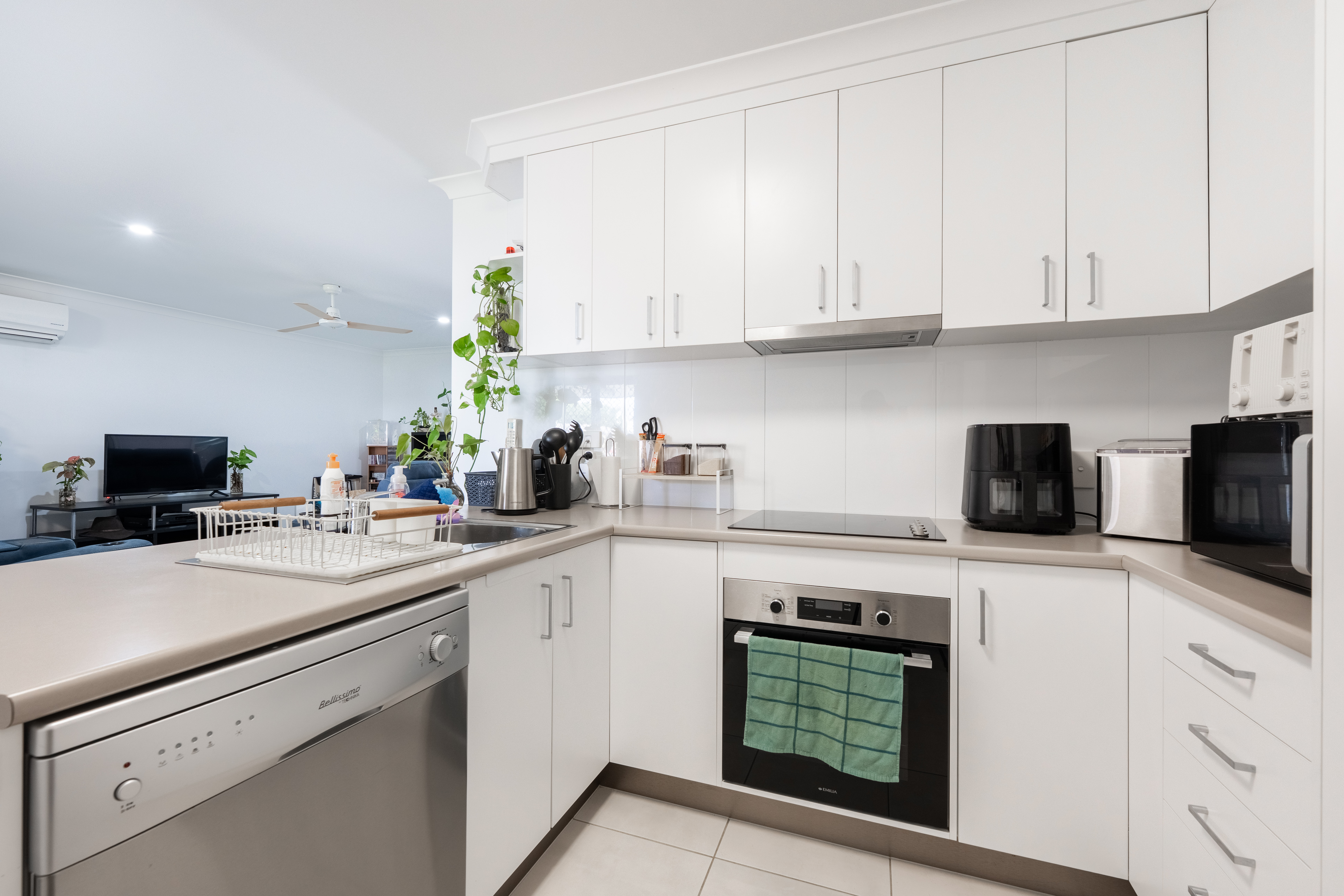 6 20A WATER STREET, BUNDABERG SOUTH QLD 4670 - Image 8