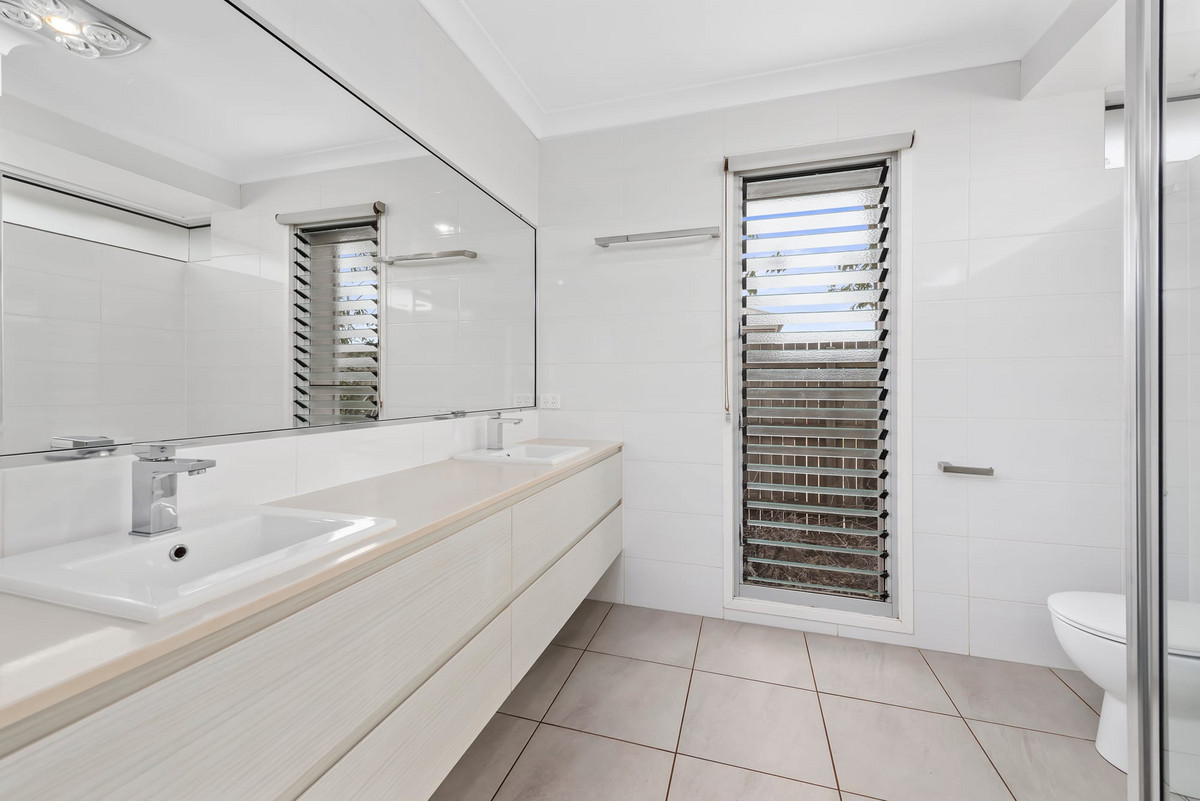 5-bedroom house at 11 Sportsman Drive, Kleinton, QLD 4352, Toowoomba, Queensland