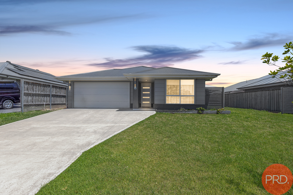 8 Cruiser Street, Chisholm, NSW 2322 - Image 1