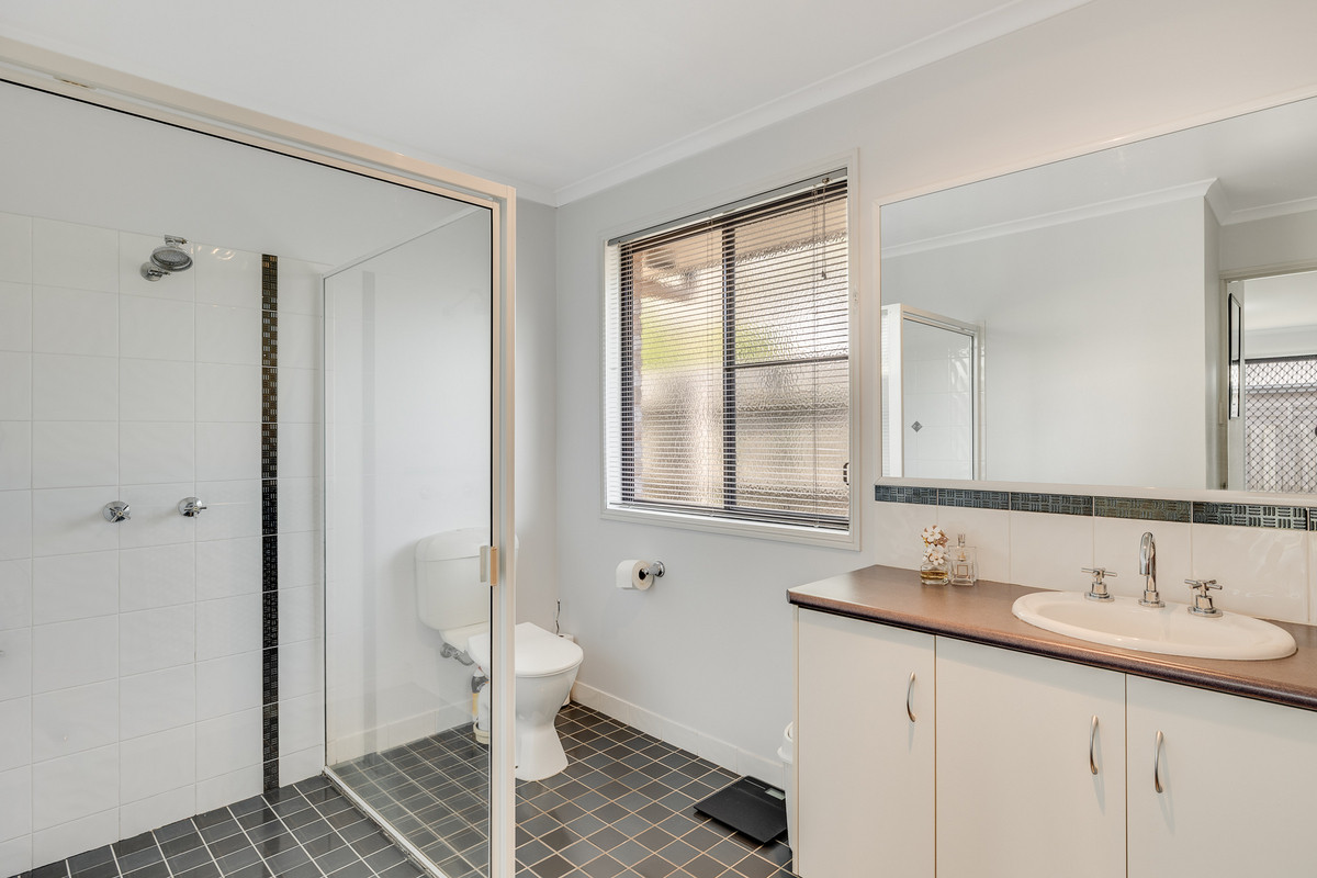 14 Shelton Crescent, Kearneys Spring, QLD 4350 - Image 9