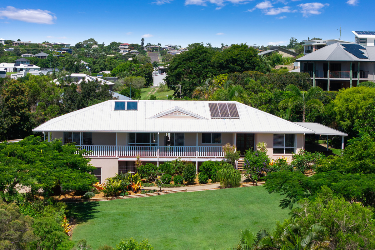 20 AZURE COURT, Dundowran Beach QLD 4655 - Image 1
