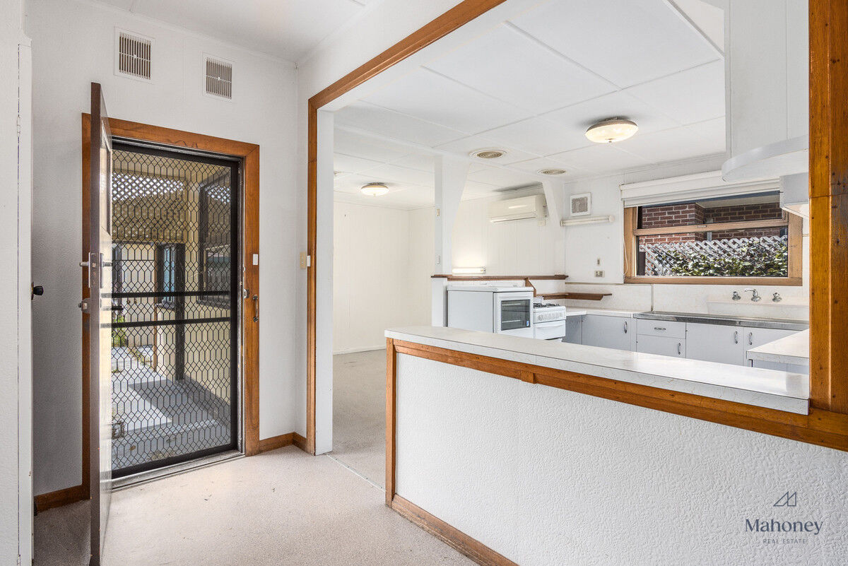 9 ALMA COURT, Newcomb VIC 3219 - Image 2