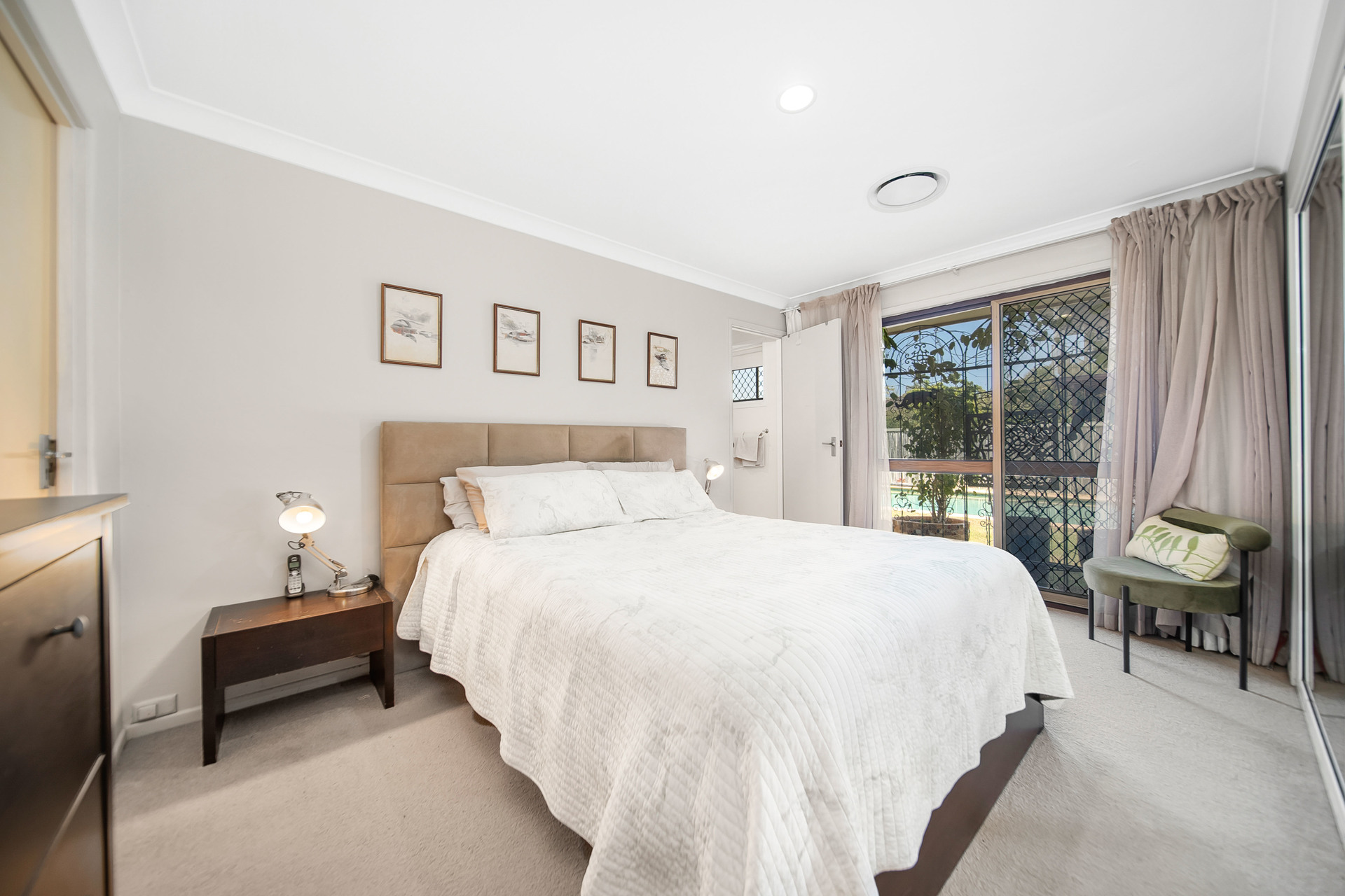 11 Bridle Street, Mansfield, QLD 4122 - Image 4