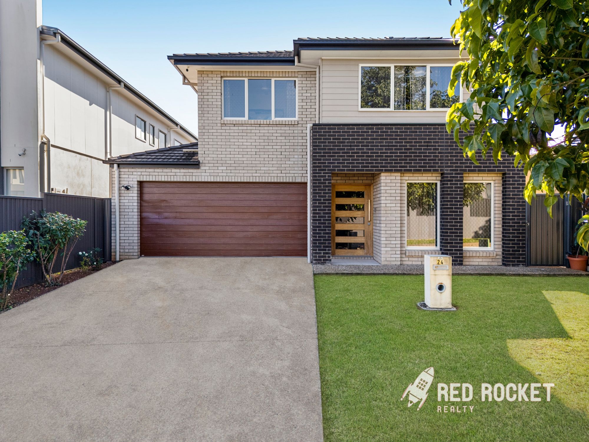 24 PARKWAY STREET, Kuraby QLD 4112 - Image 2