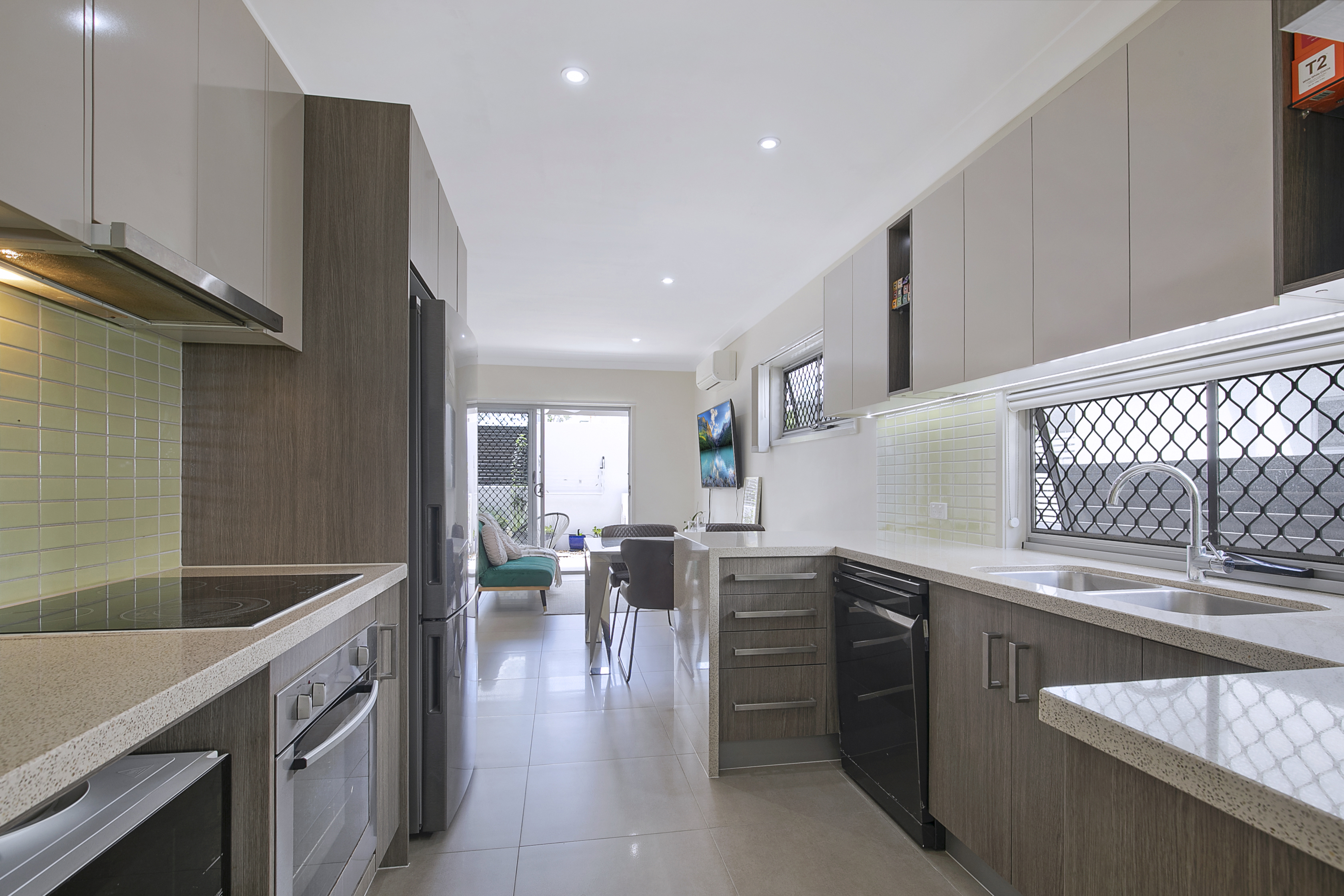 1/23 Cambridge Street, Carina Heights, QLD 4152 - Image 2