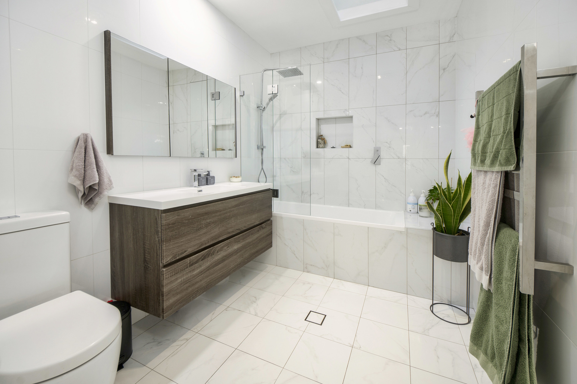 24 BALFOUR AVENUE, Caringbah NSW 2229 - Image 7
