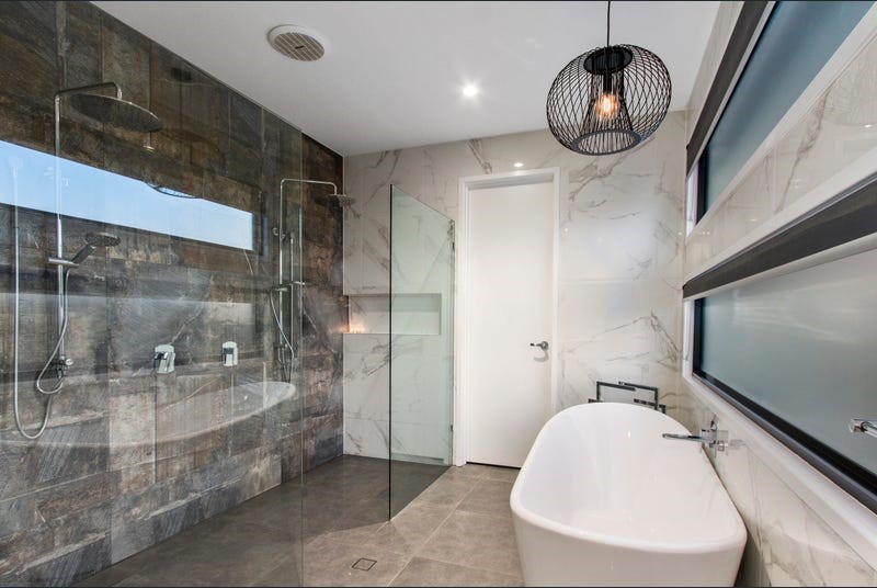 5-bedroom house at 4 Edgewater Place, Helensvale, QLD 4212, Gold Coast, Queensland