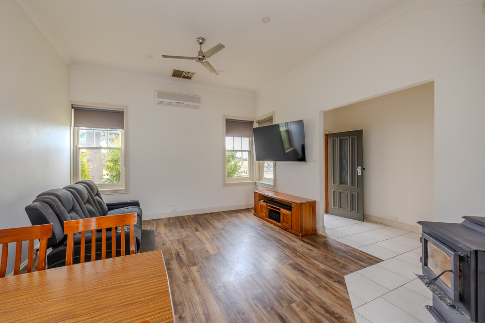 30 EMMETT STREET, Ouyen VIC 3490 - Image 4