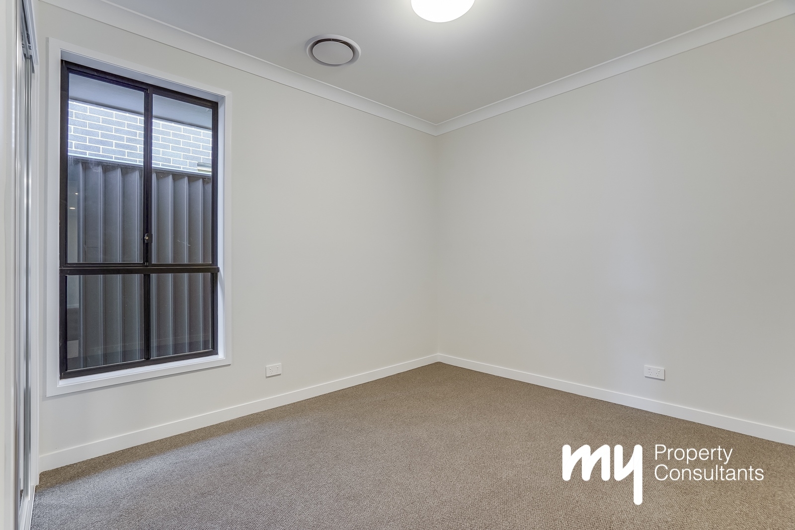 10 Cornforth Crescent, Catherine Field, NSW 2557 - Image 9